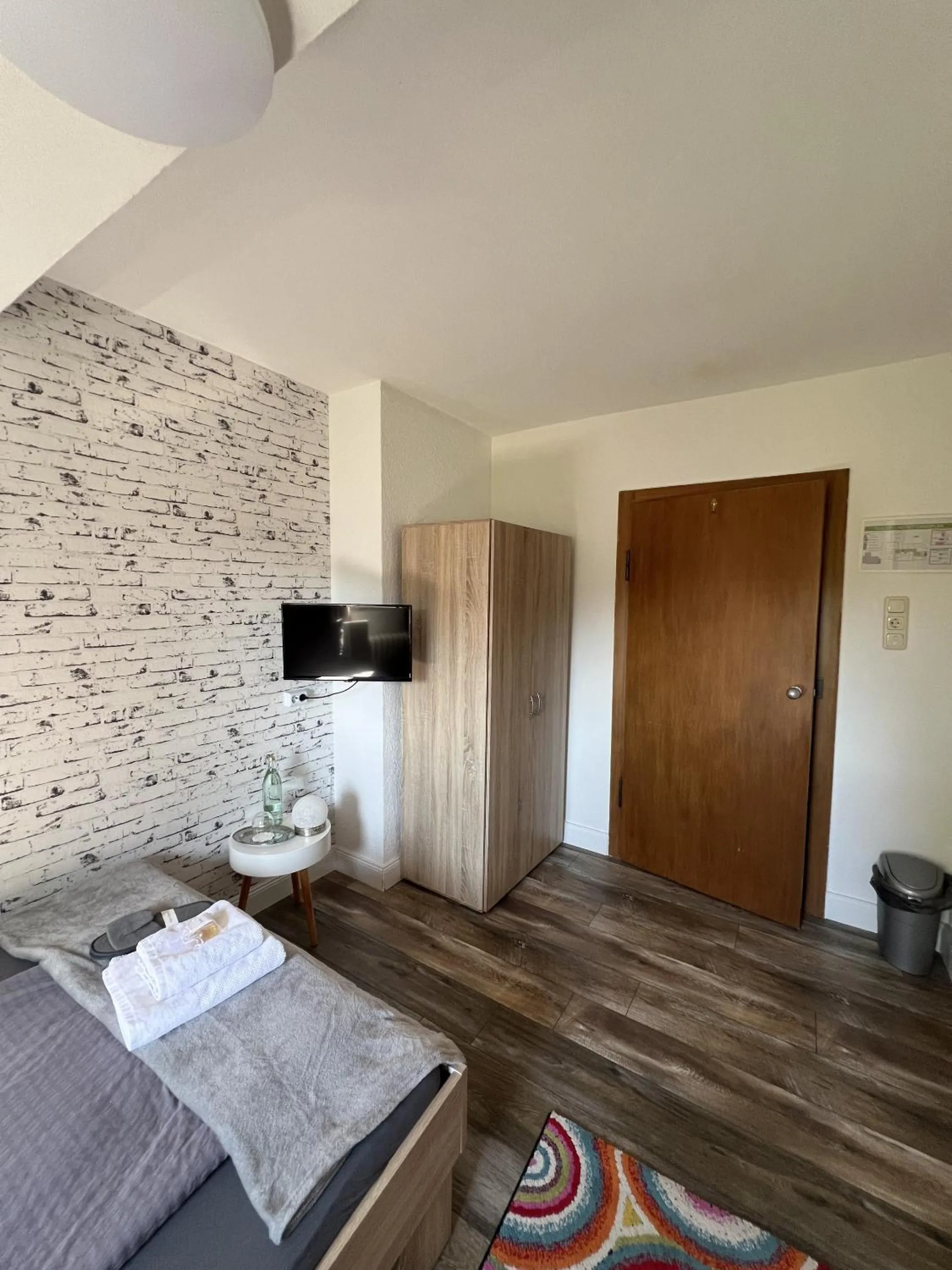 Single Room with Bath - single occupancy in Pension Villa Pangea