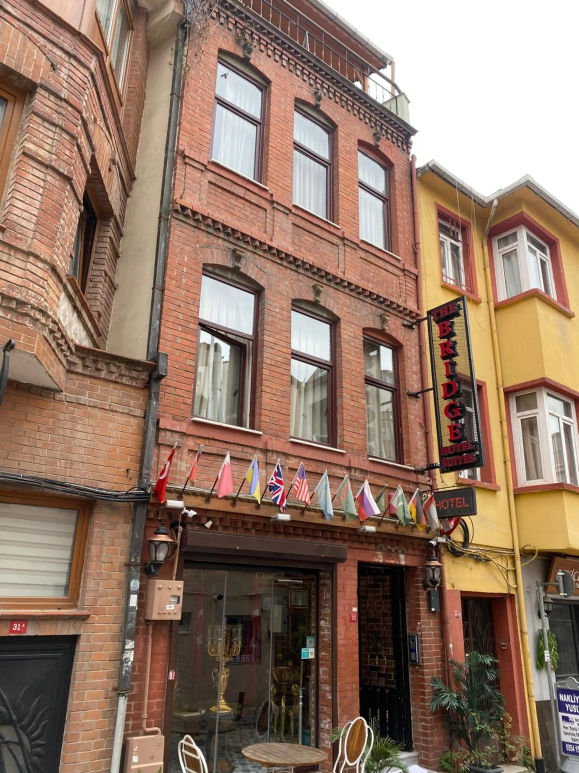 Property building in Bosphorus Bridge