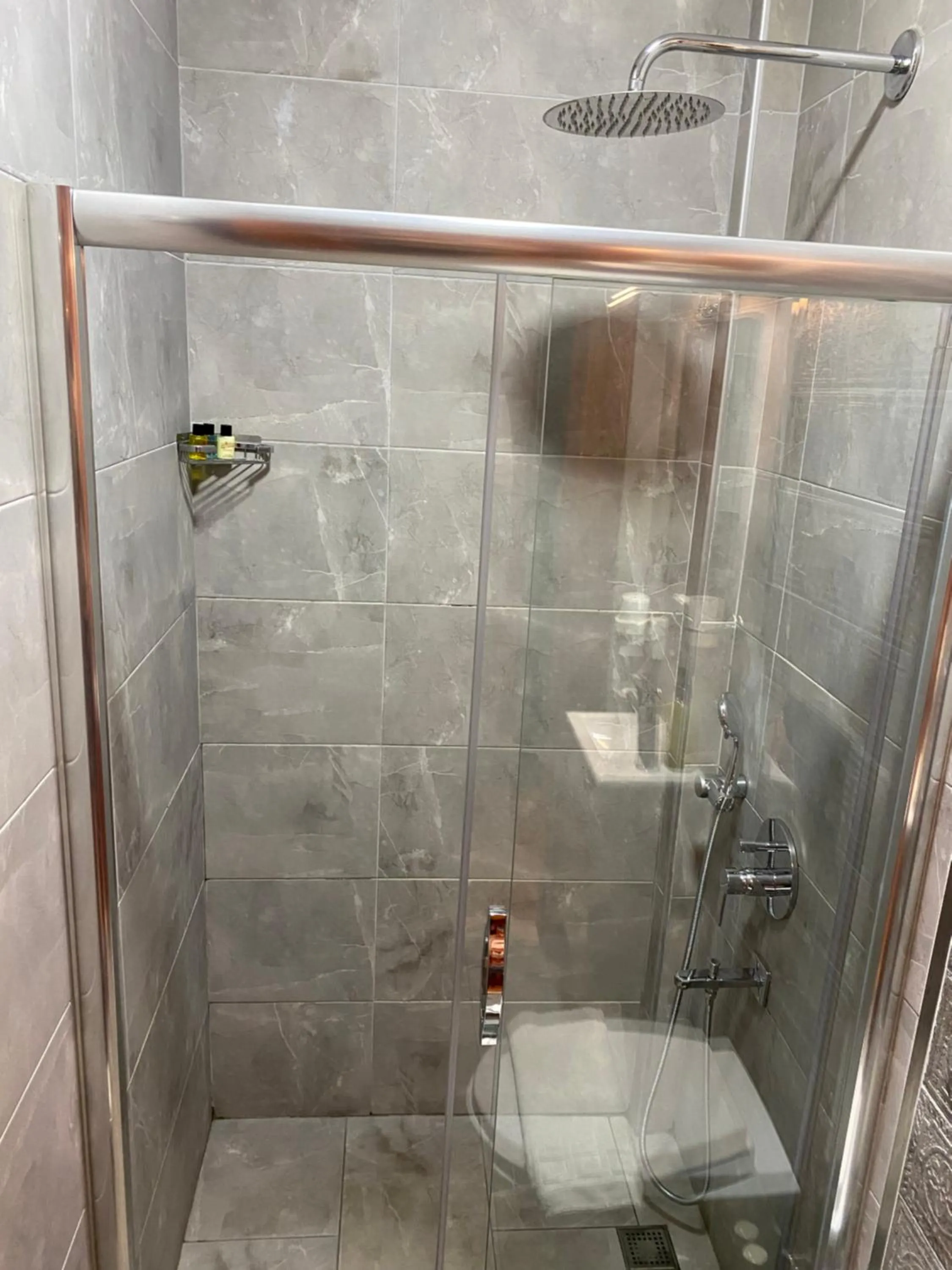 Shower in Bosphorus Bridge