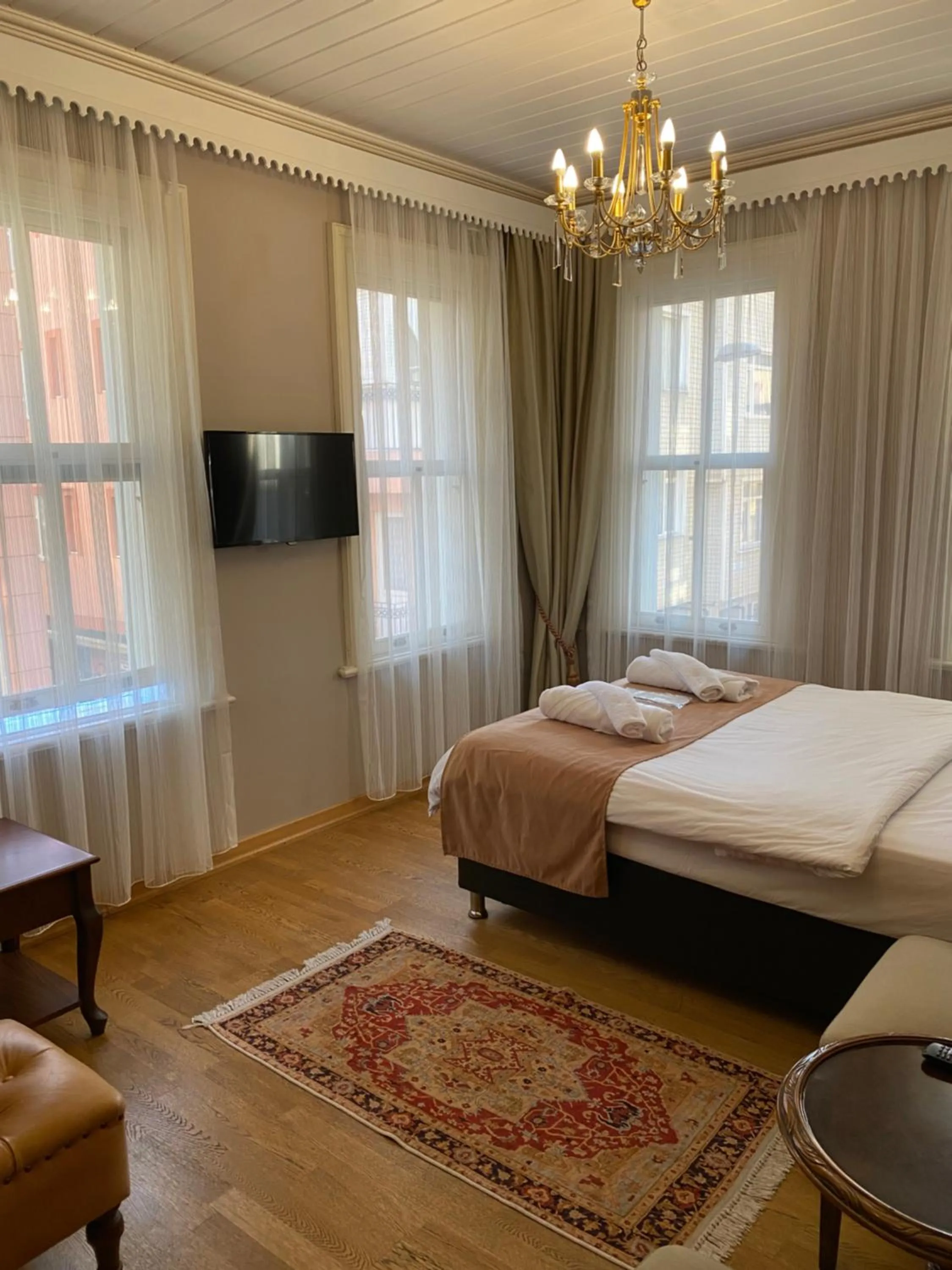 TV and multimedia, Bed in Bosphorus Bridge