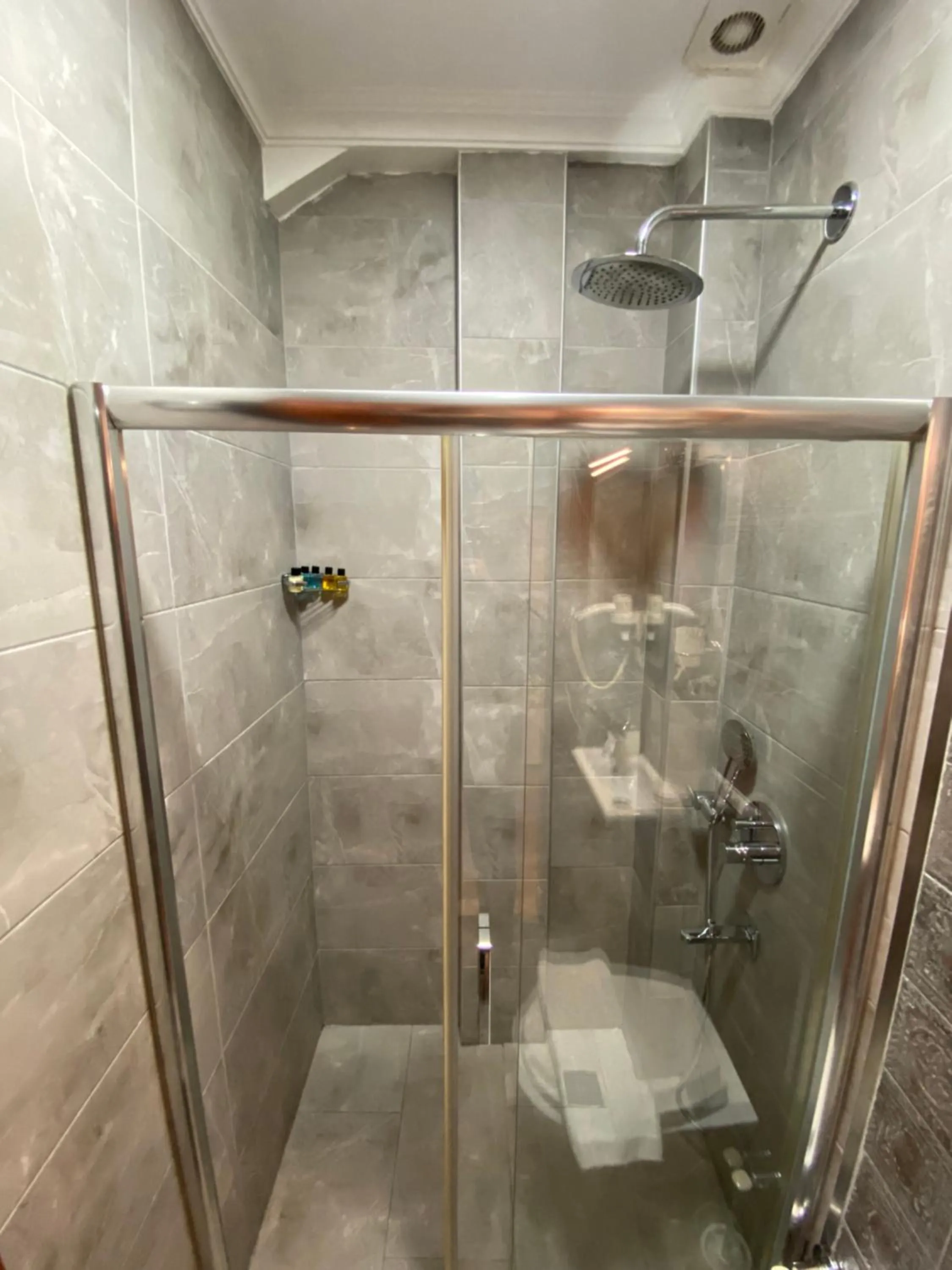 Shower in Bosphorus Bridge