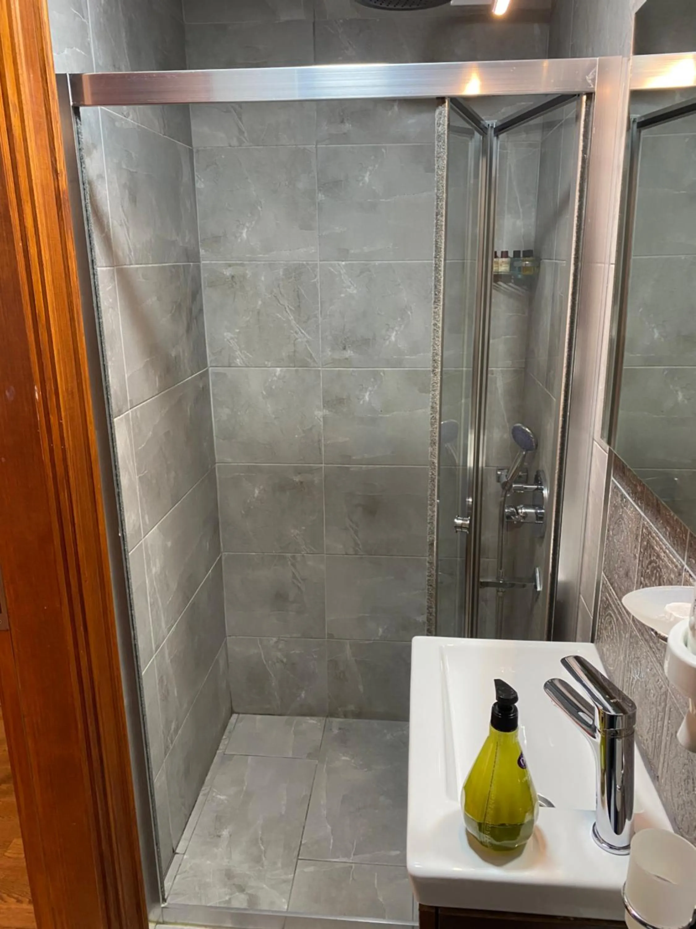 Bathroom in Bosphorus Bridge