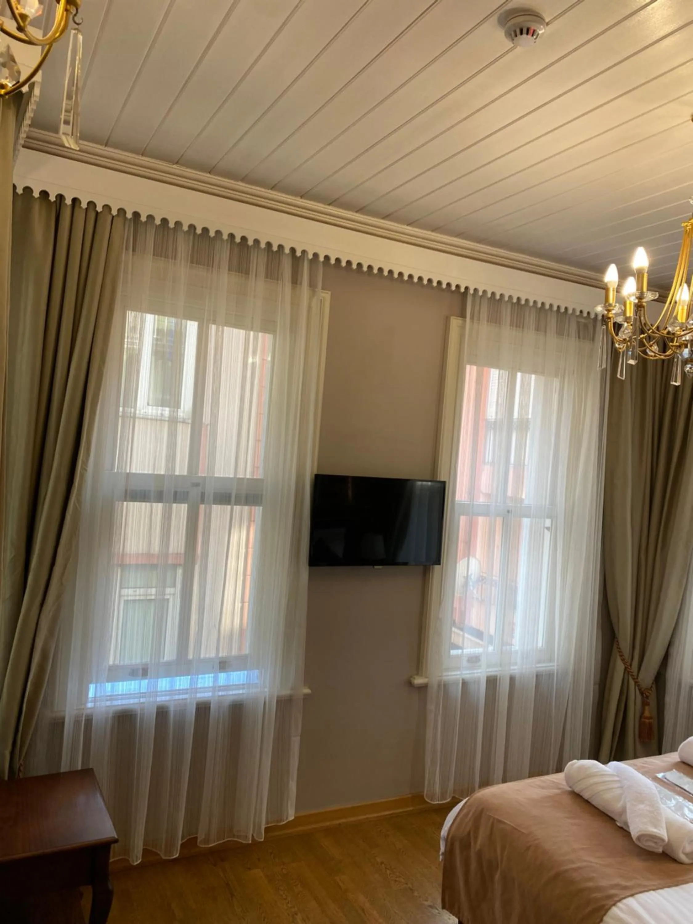 TV and multimedia, Bed in Bosphorus Bridge