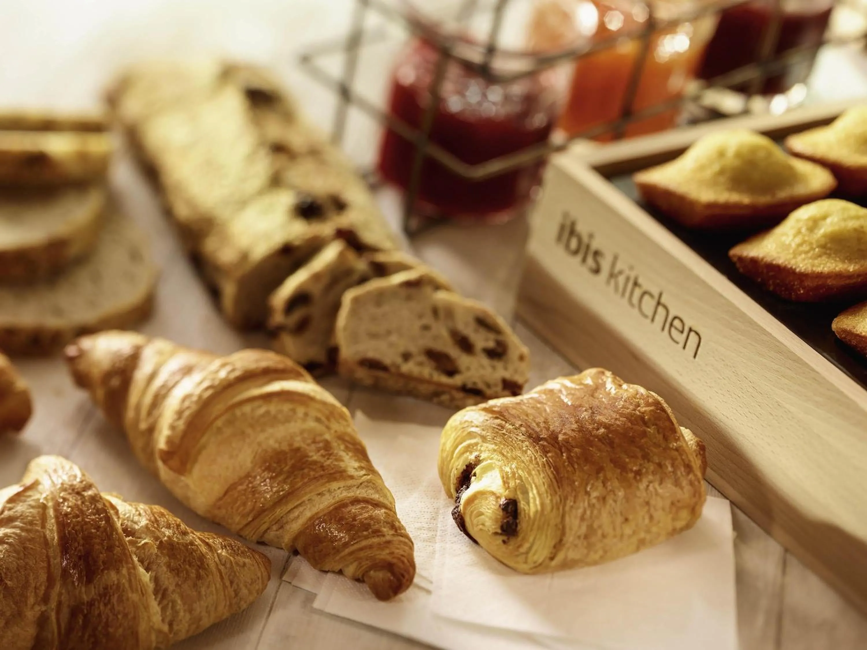 Breakfast in ibis Paris Avenue de la Republique