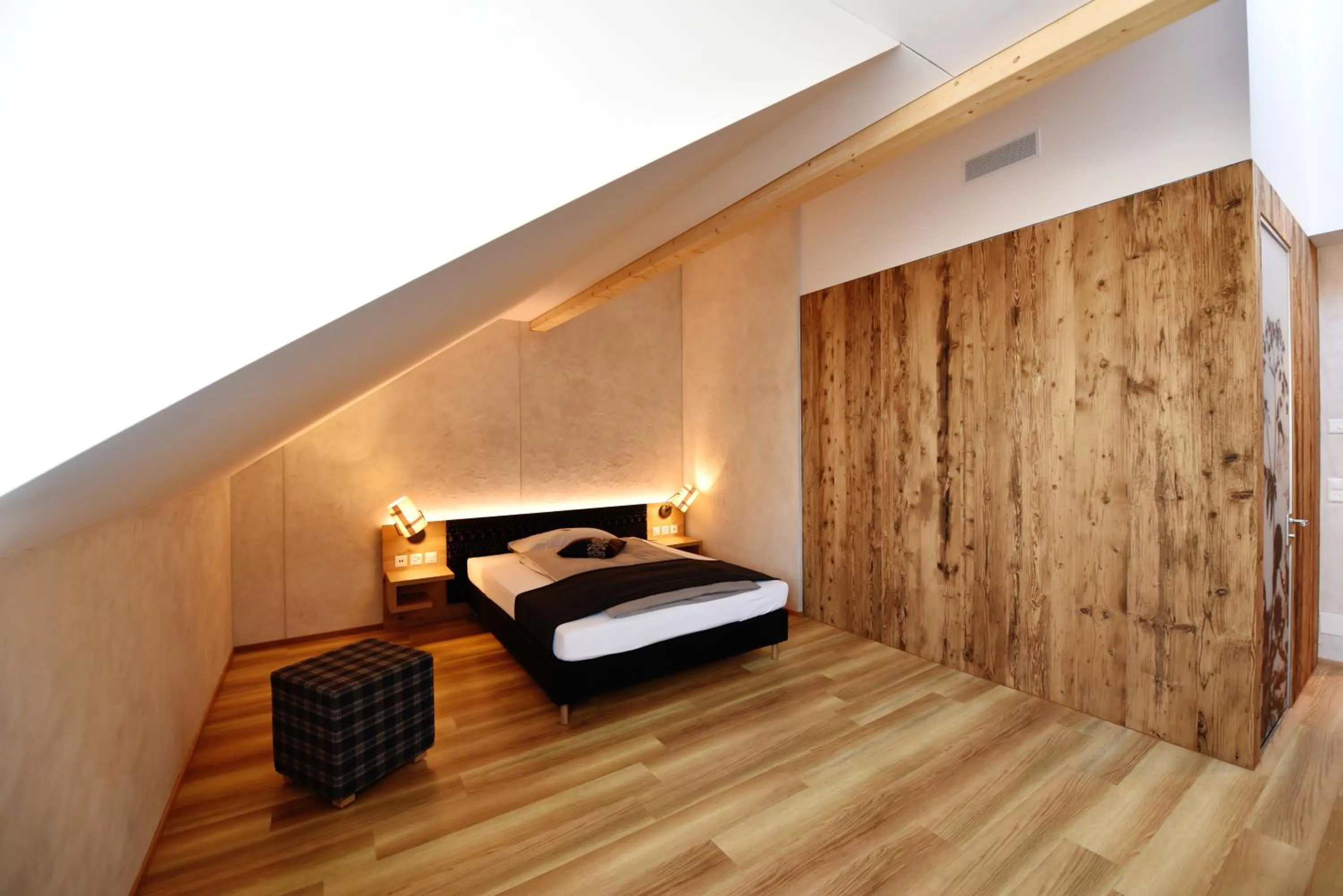 Photo of the whole room, Bed in Landgasthof Kreuz - Ihr Businesshotel mit persönlichem Flair