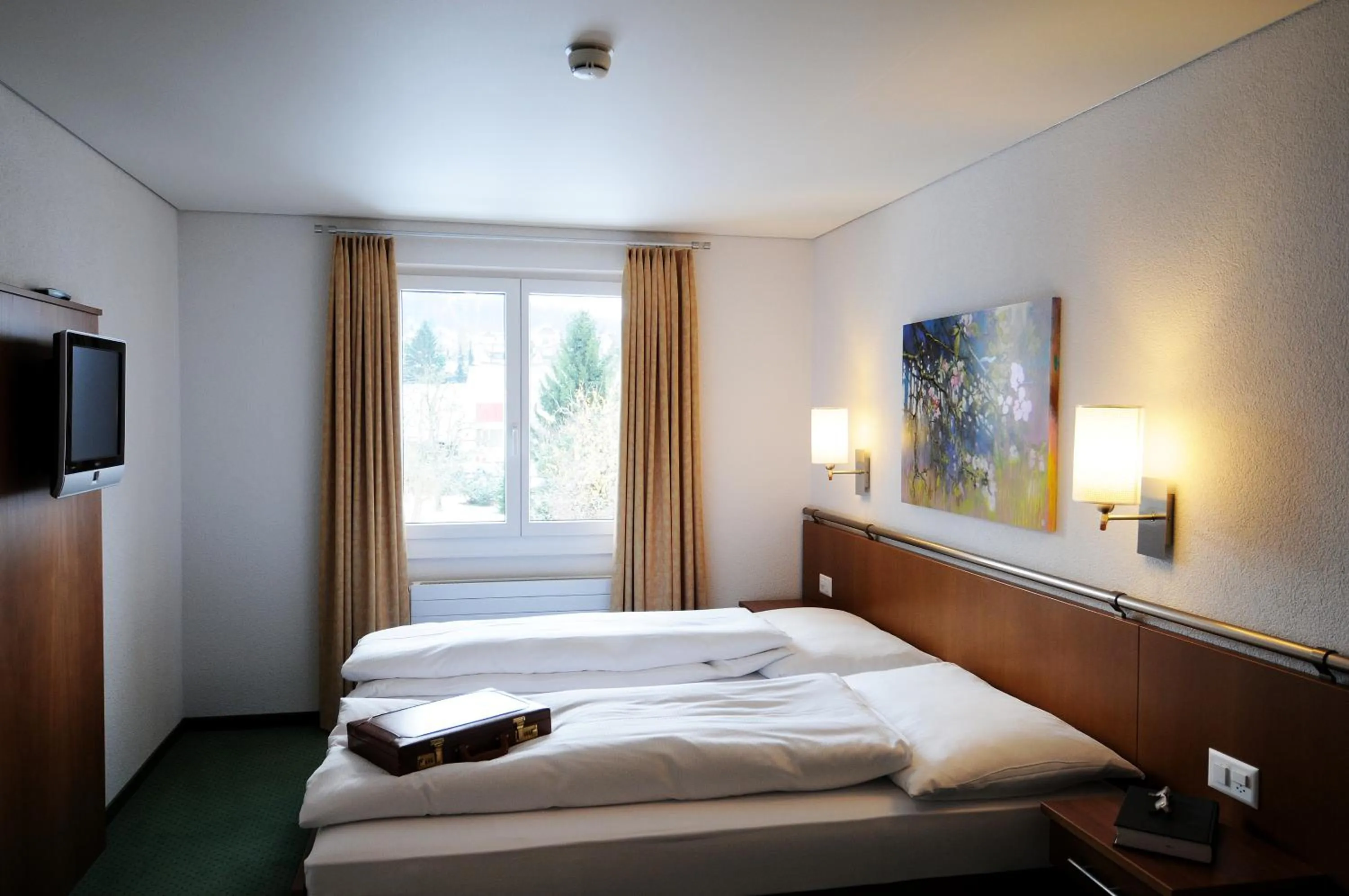 Photo of the whole room, Bed in Landgasthof Kreuz - Ihr Businesshotel mit persönlichem Flair
