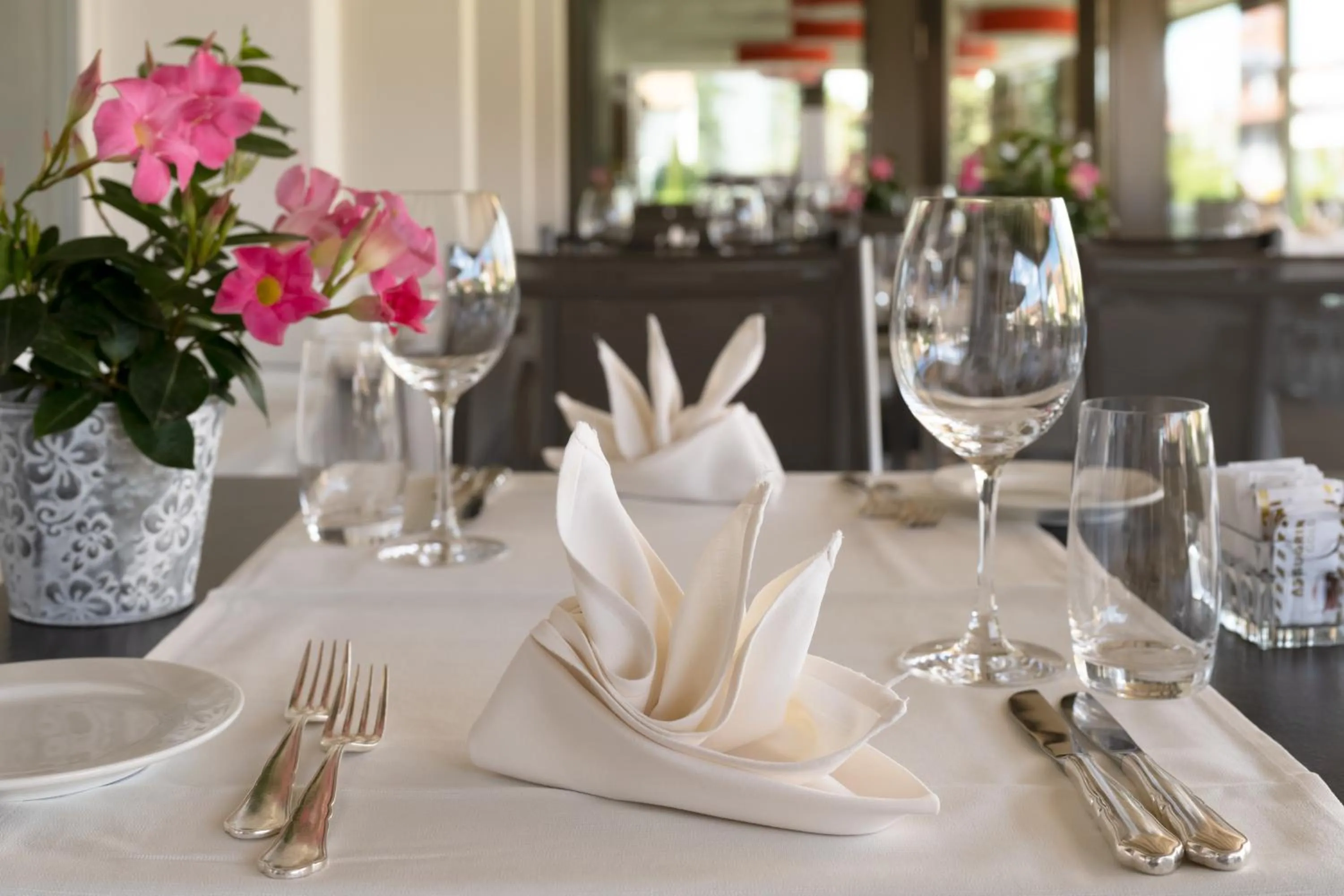 Restaurant/places to eat in Landgasthof Kreuz - Ihr Businesshotel mit persönlichem Flair