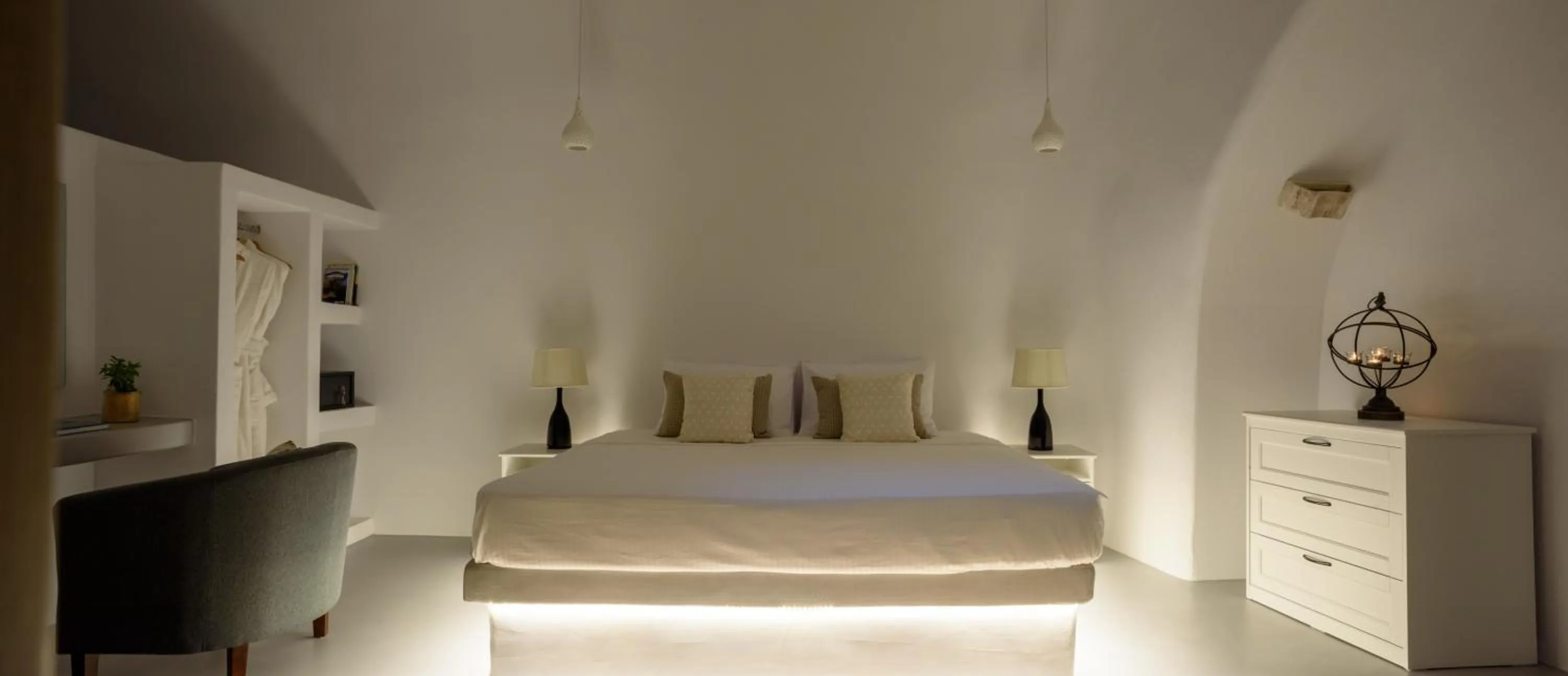 Bedroom in White Dream Suites