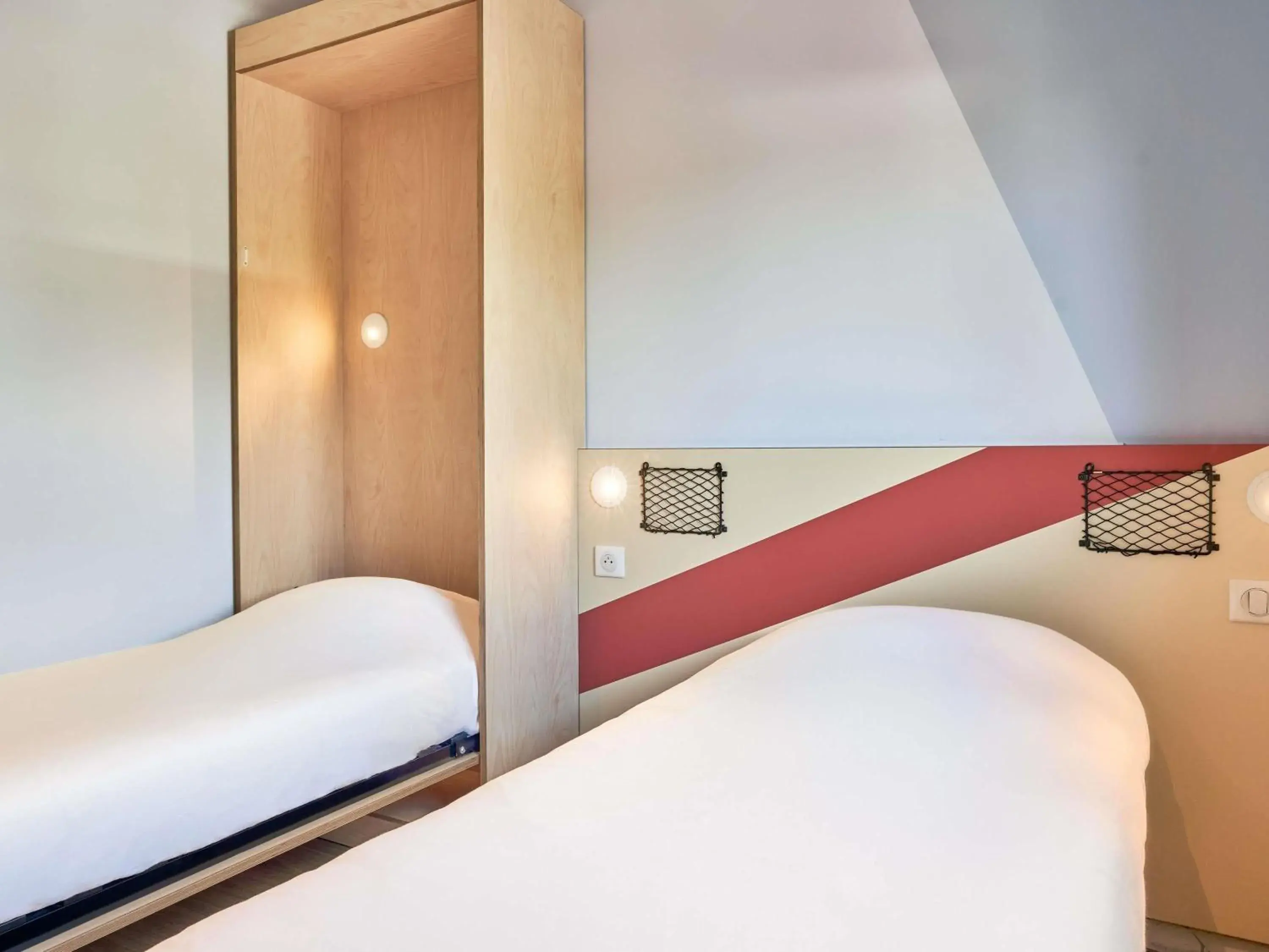 Bedroom, Bed in ibis Budget Villemomble Bedroom, Bed in ibis Budget Villemomble