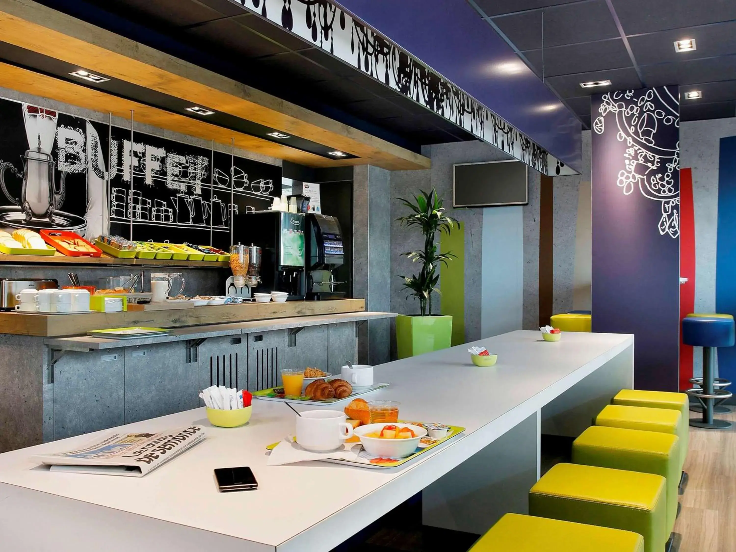 Restaurant/Places to Eat in ibis Budget Villemomble