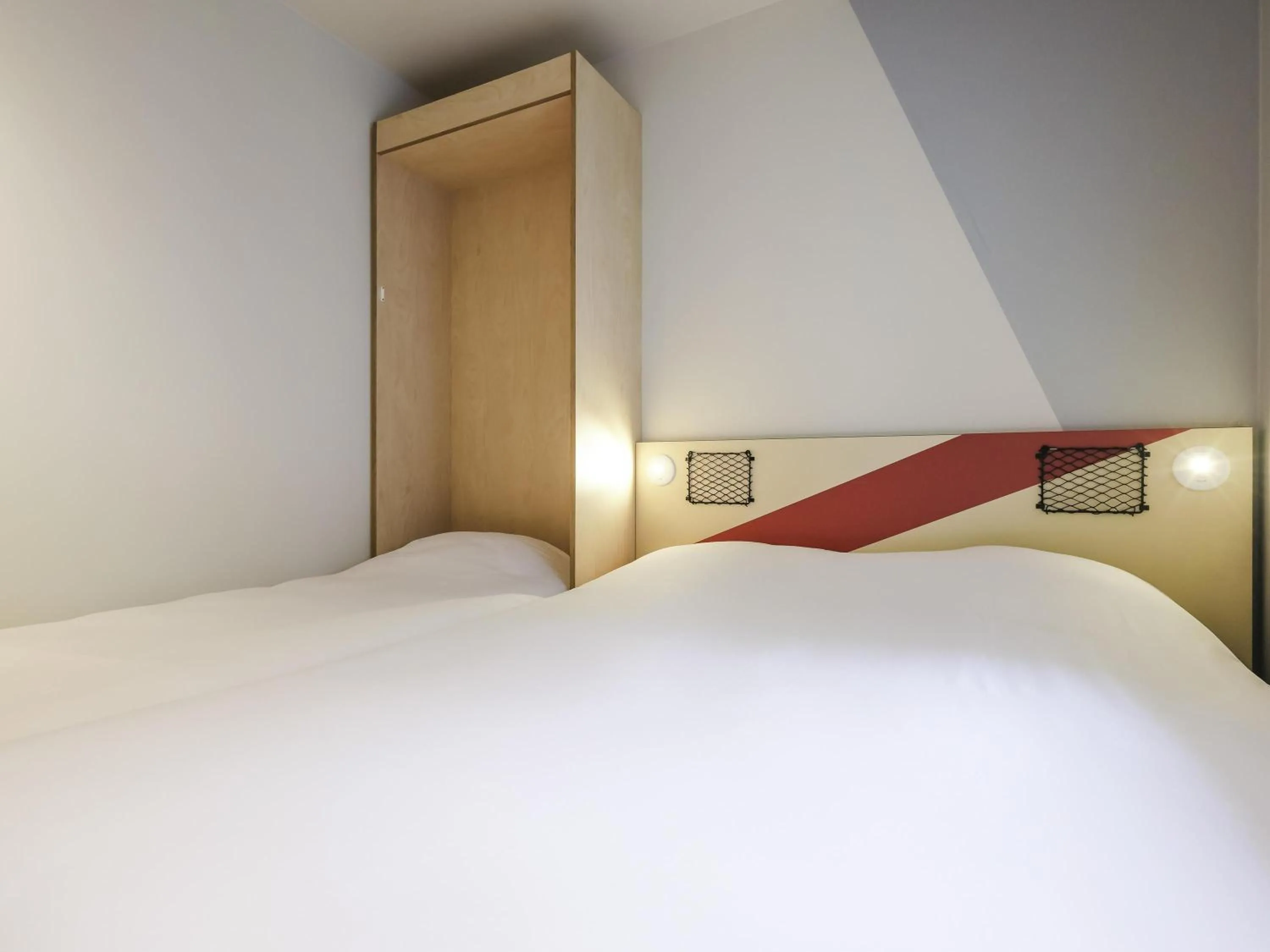 Bedroom, Bed in ibis Budget Villemomble