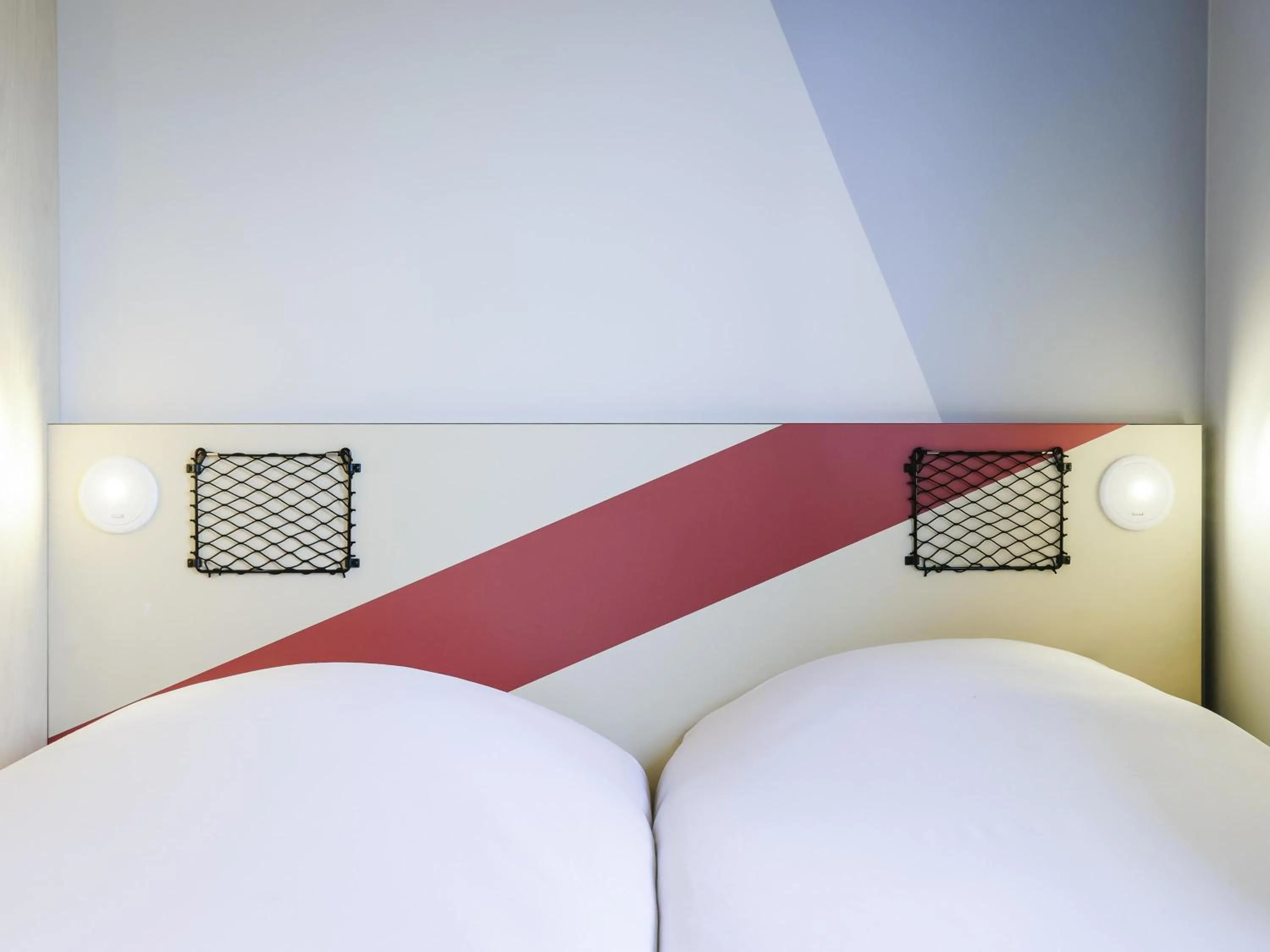 Bedroom, Bed in ibis Budget Villemomble