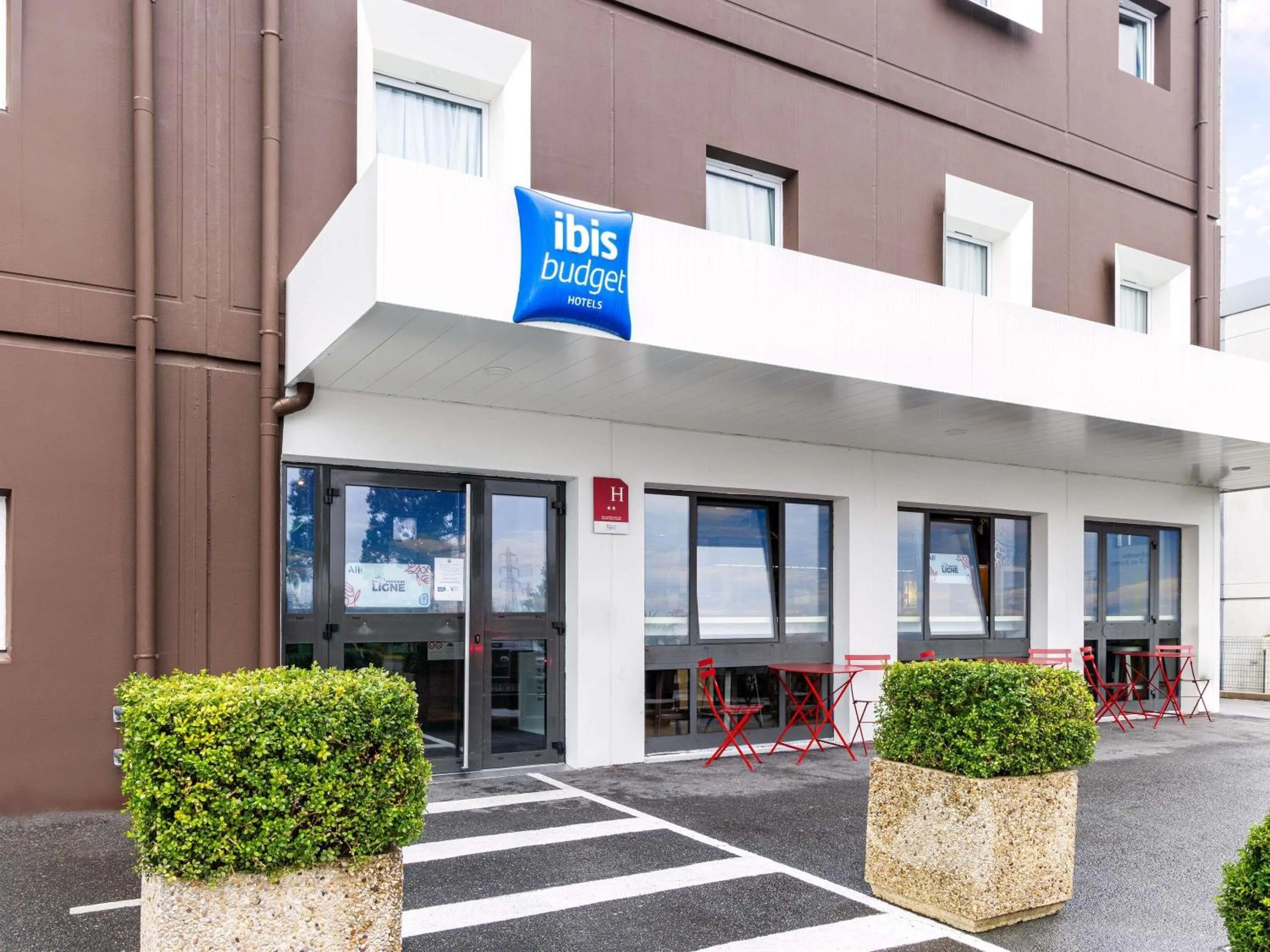 Property building in ibis Budget Villemomble
