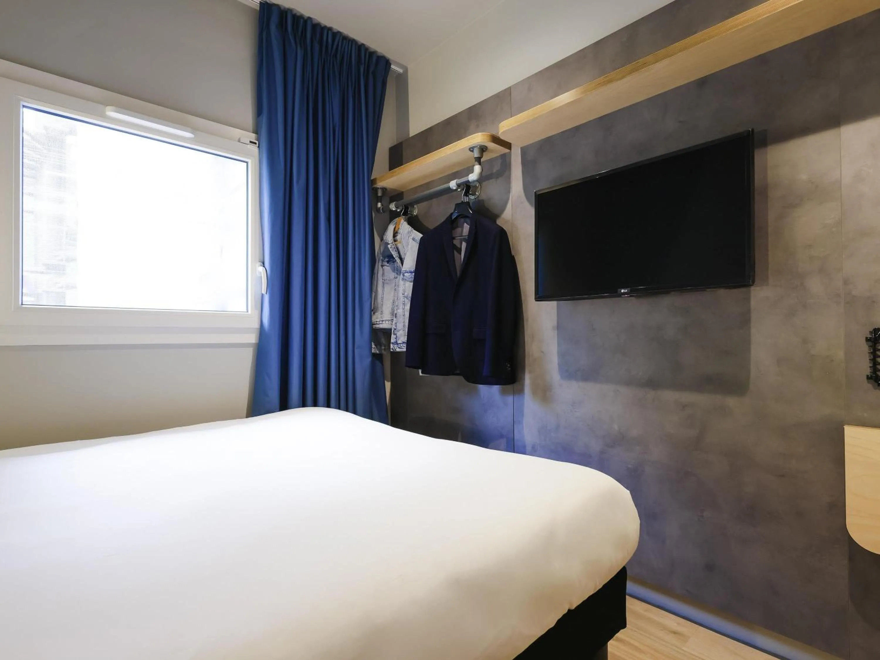 Bedroom, Bed in ibis Budget Villemomble