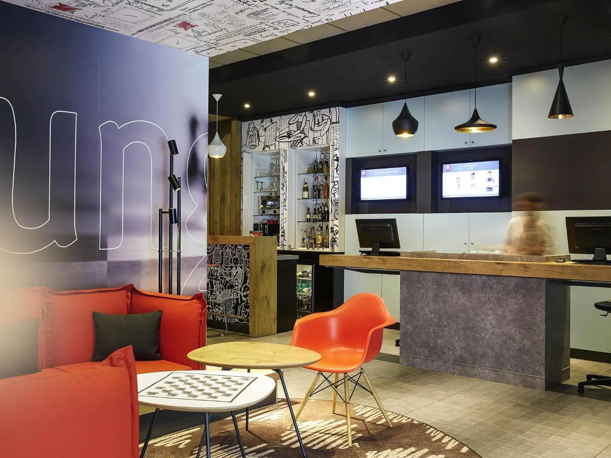 Lounge or bar in ibis Paris Canal Saint Martin Lounge or bar in ibis Paris Canal Saint Martin