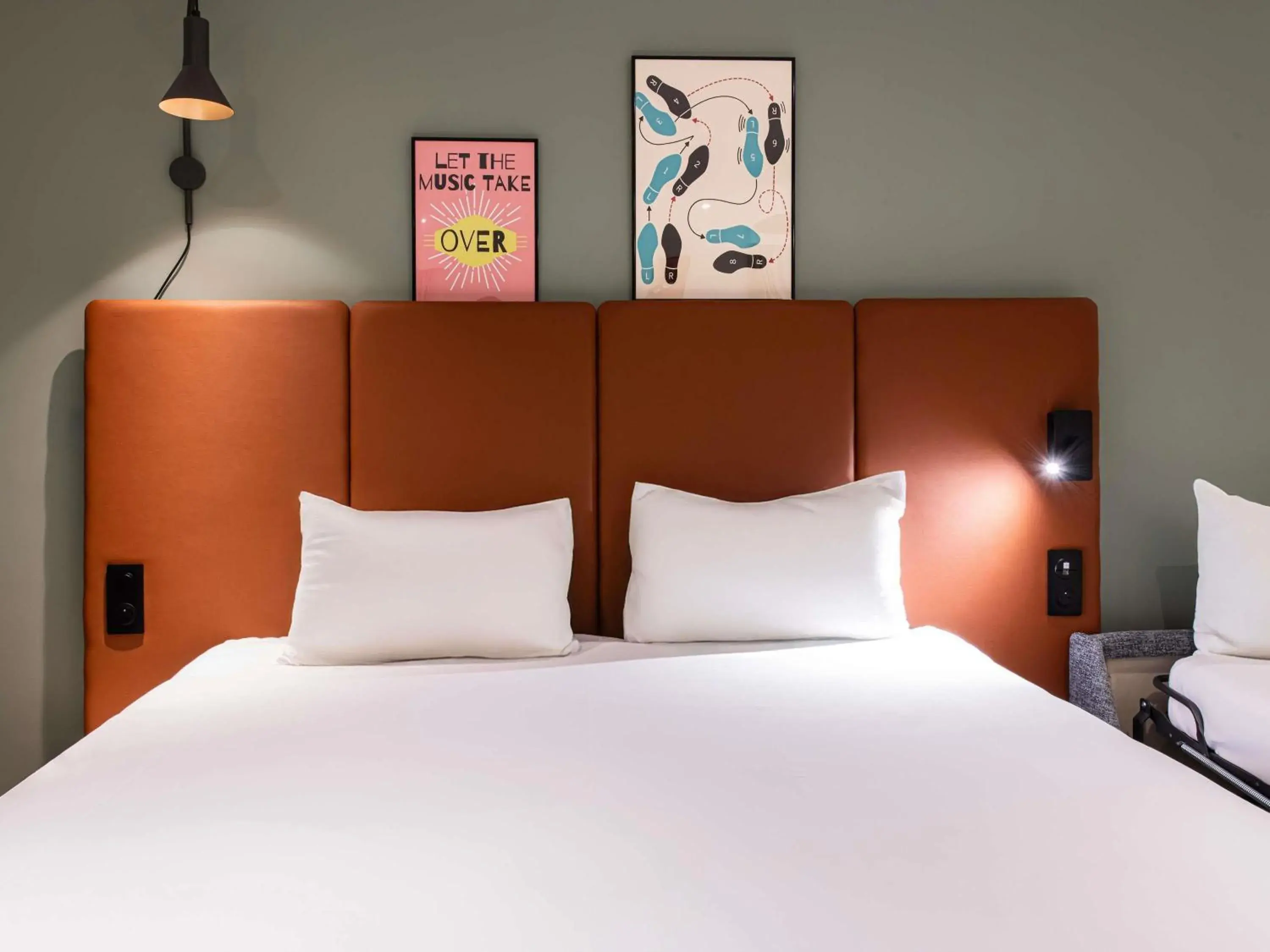 Bedroom, Bed in ibis Paris Canal Saint Martin Bedroom, Bed in ibis Paris Canal Saint Martin