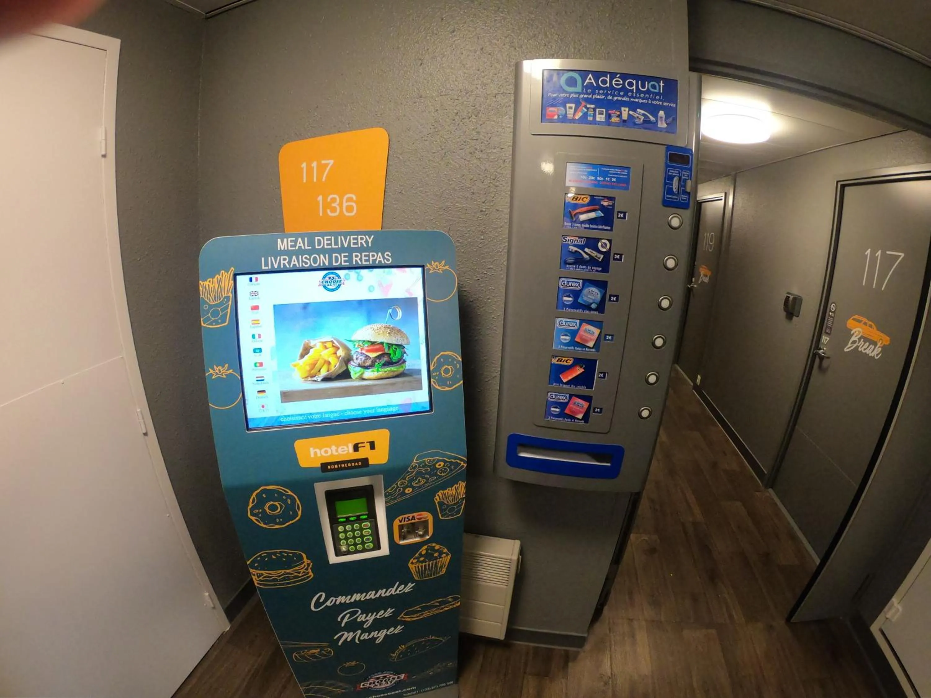 Food and drinks in hotelF1 Paris Villemomble