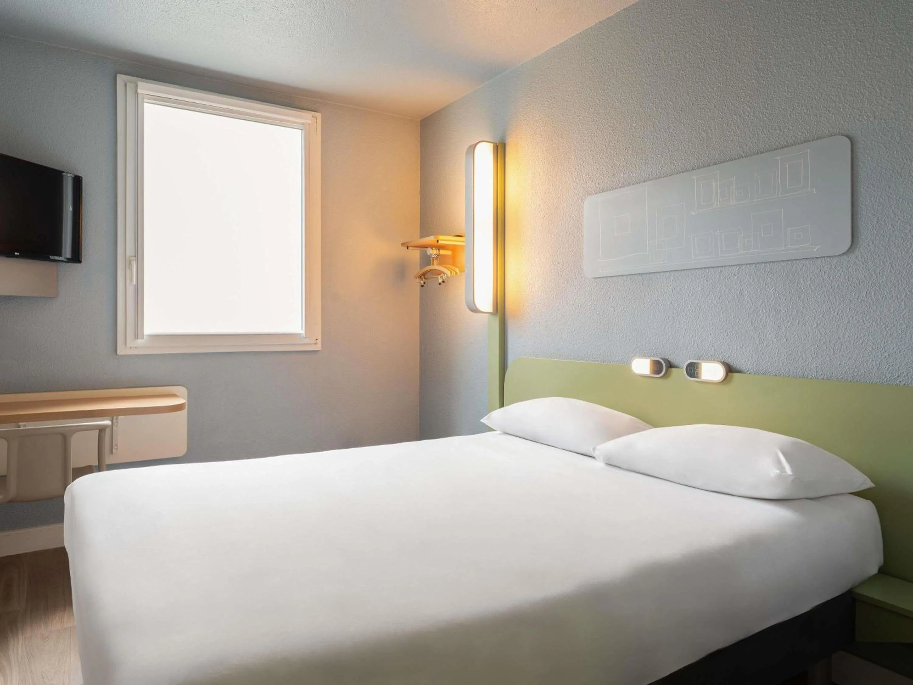 Bedroom, Bed in ibis Budget Paris La Villette 19ème