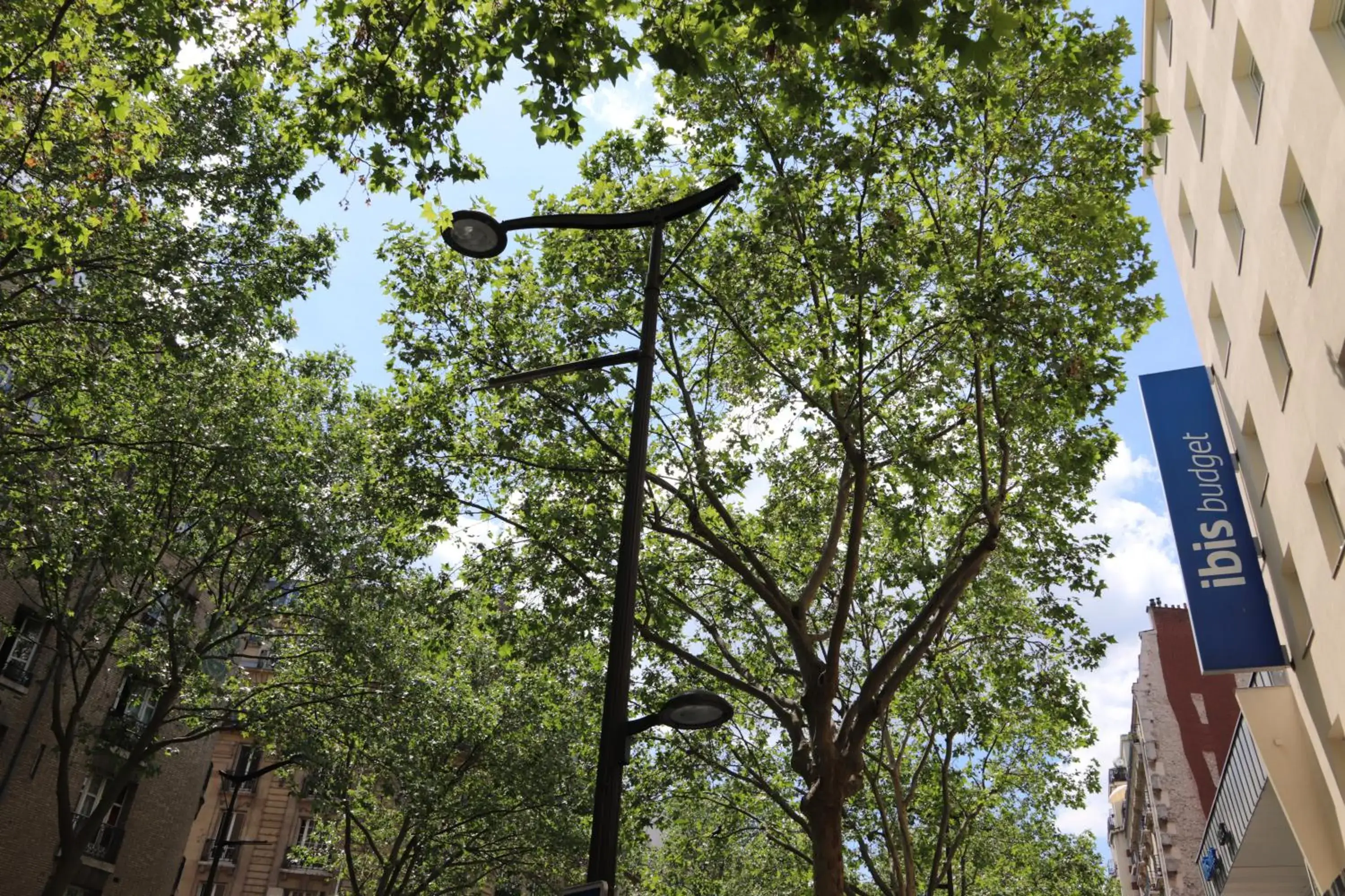 Facade/entrance in ibis Budget Paris La Villette 19ème Facade/entrance in ibis Budget Paris La Villette 19ème