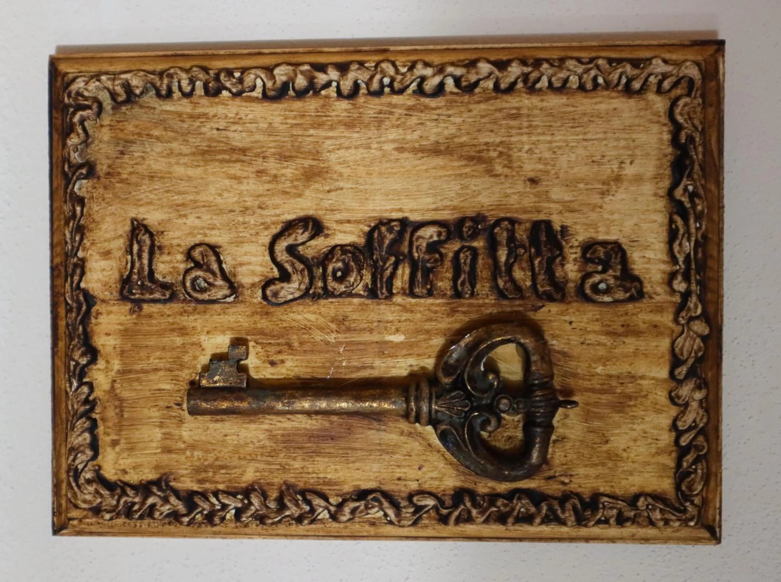 Logo/Certificate/Sign in B&B La Taccola