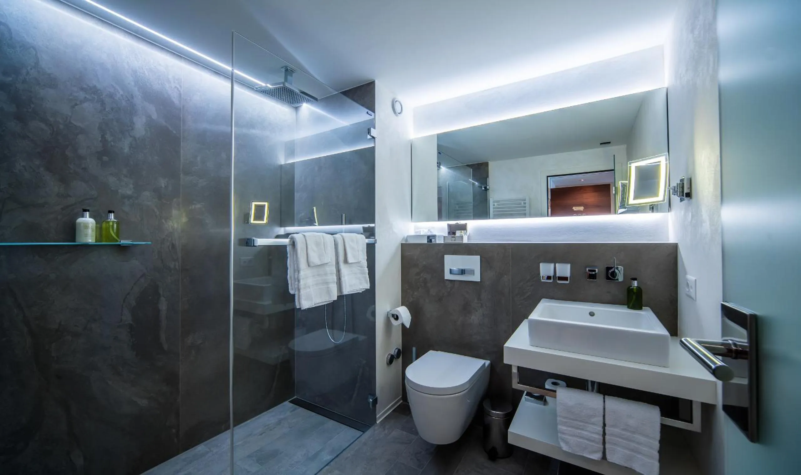 Shower in Hotel Bellerive