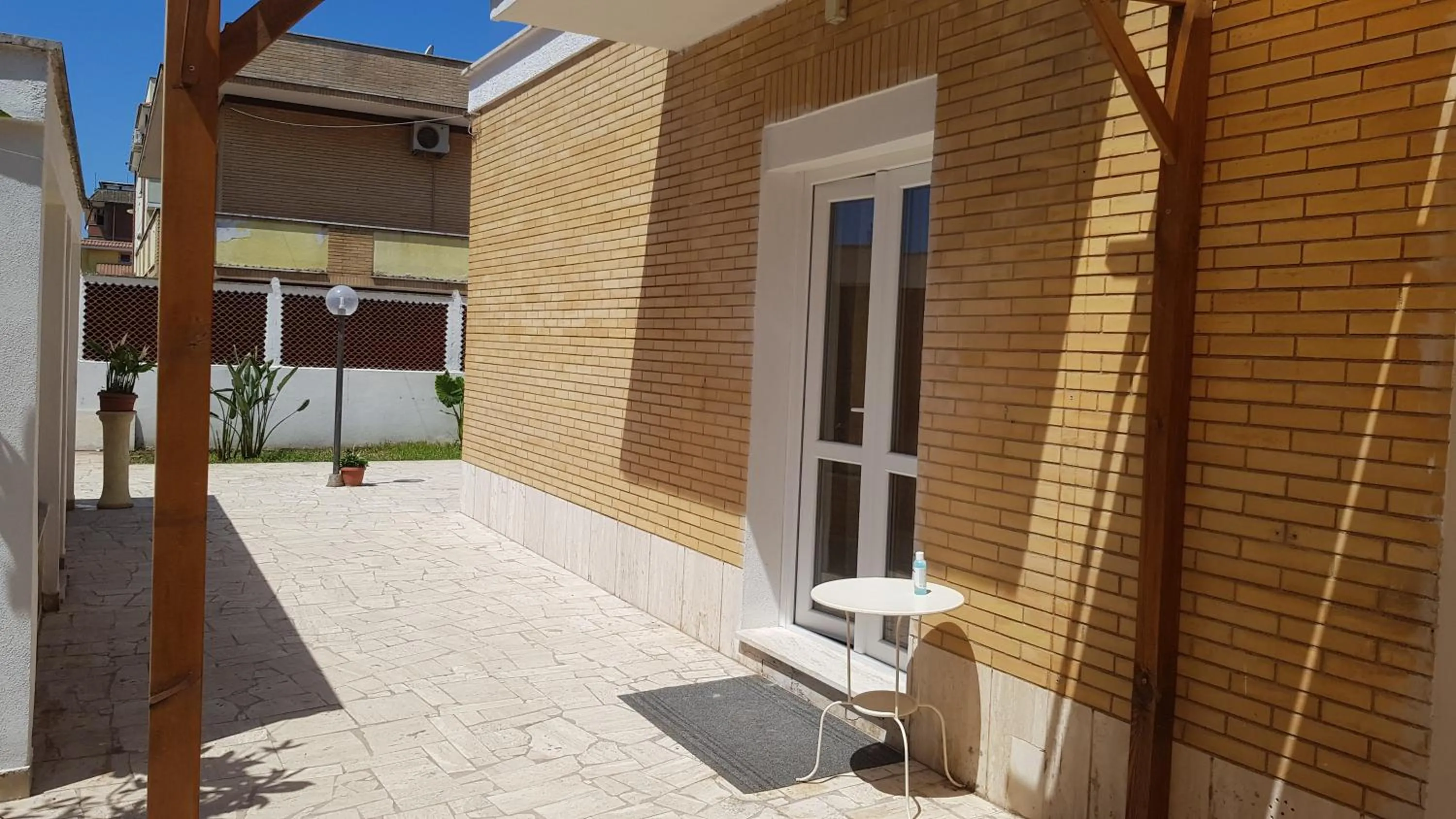Property building in un passo dal mare
