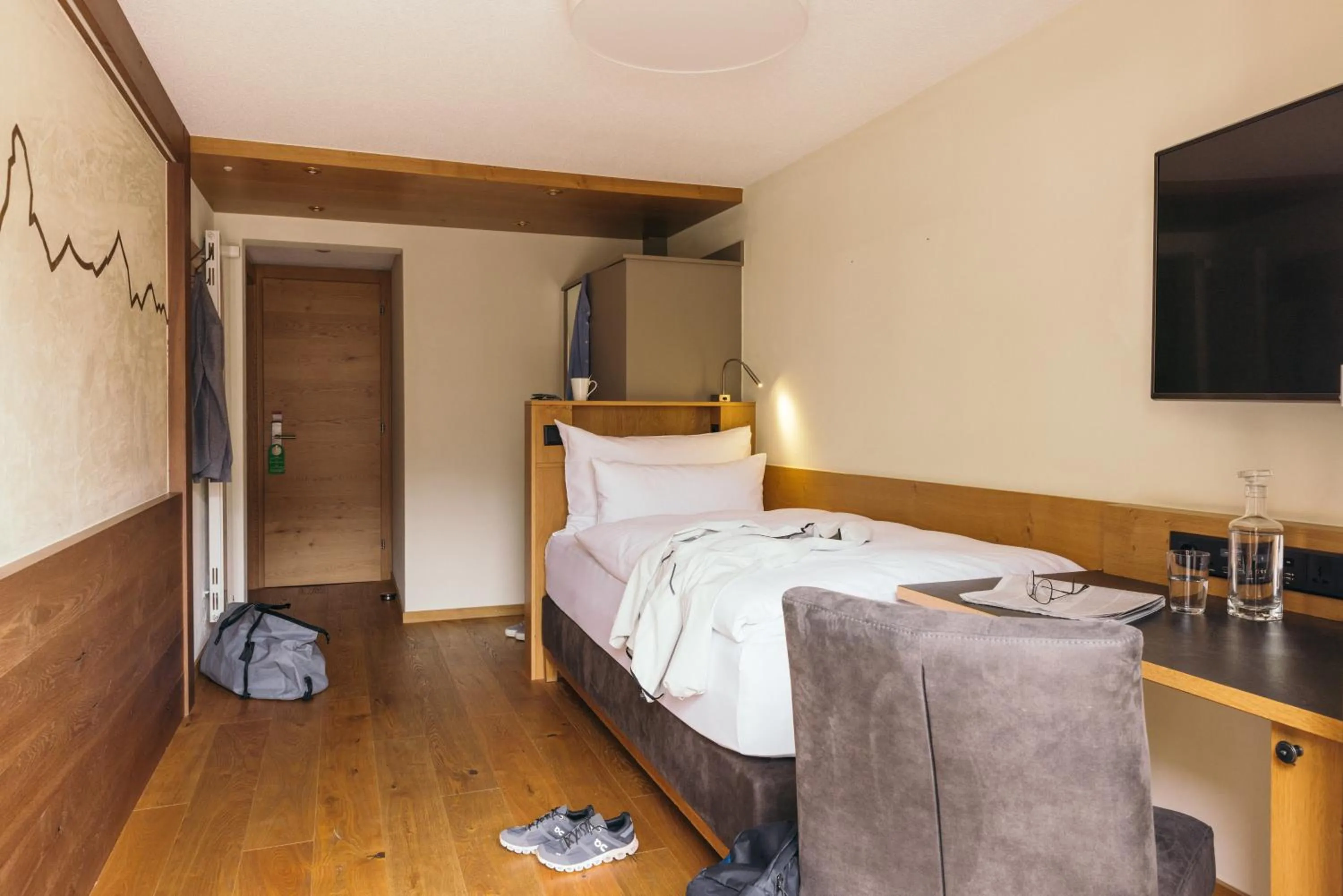 Bed in la couronne Hotel & Spa