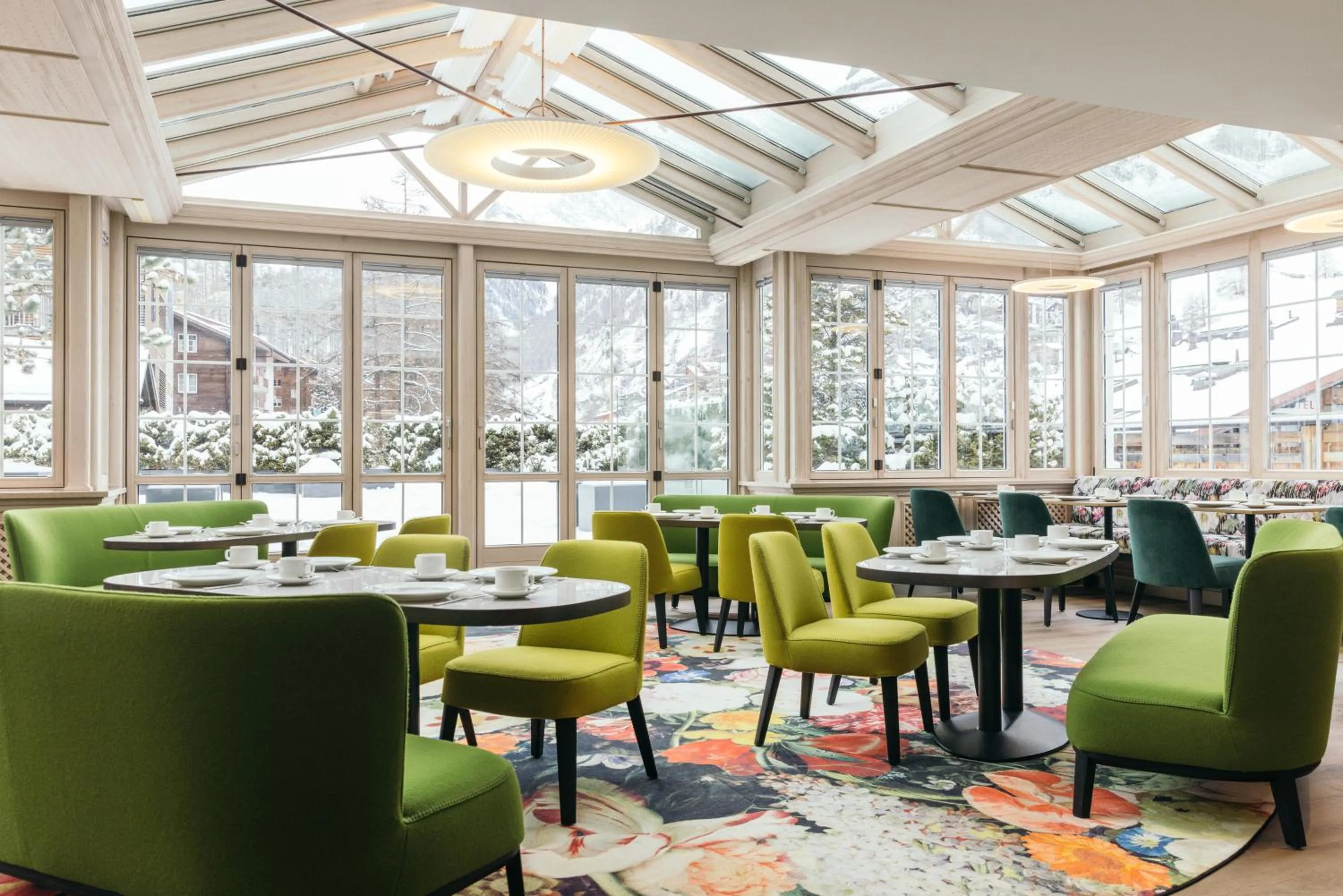 Breakfast in la couronne Hotel & Spa