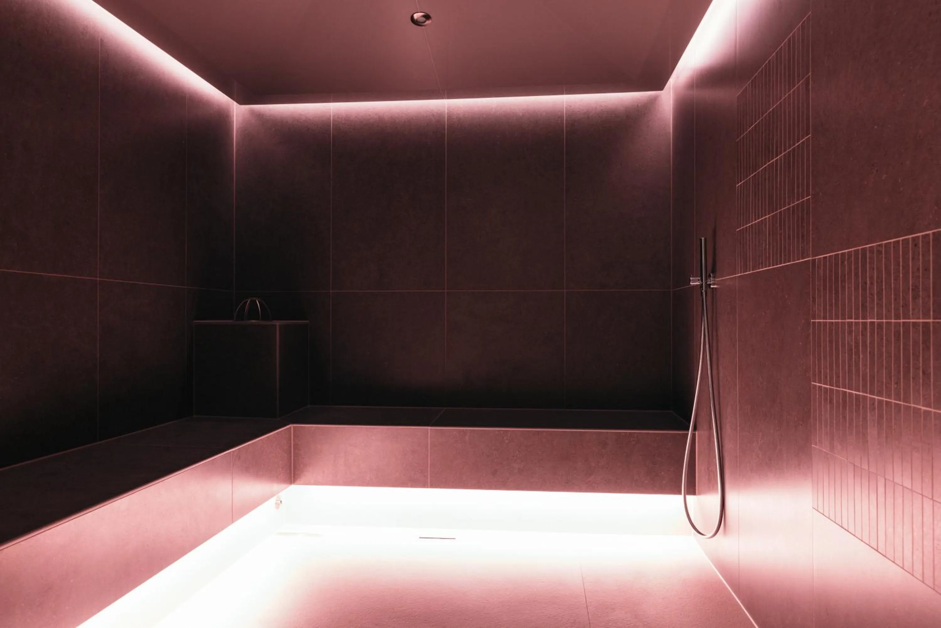 Steam room in la couronne Hotel & Spa