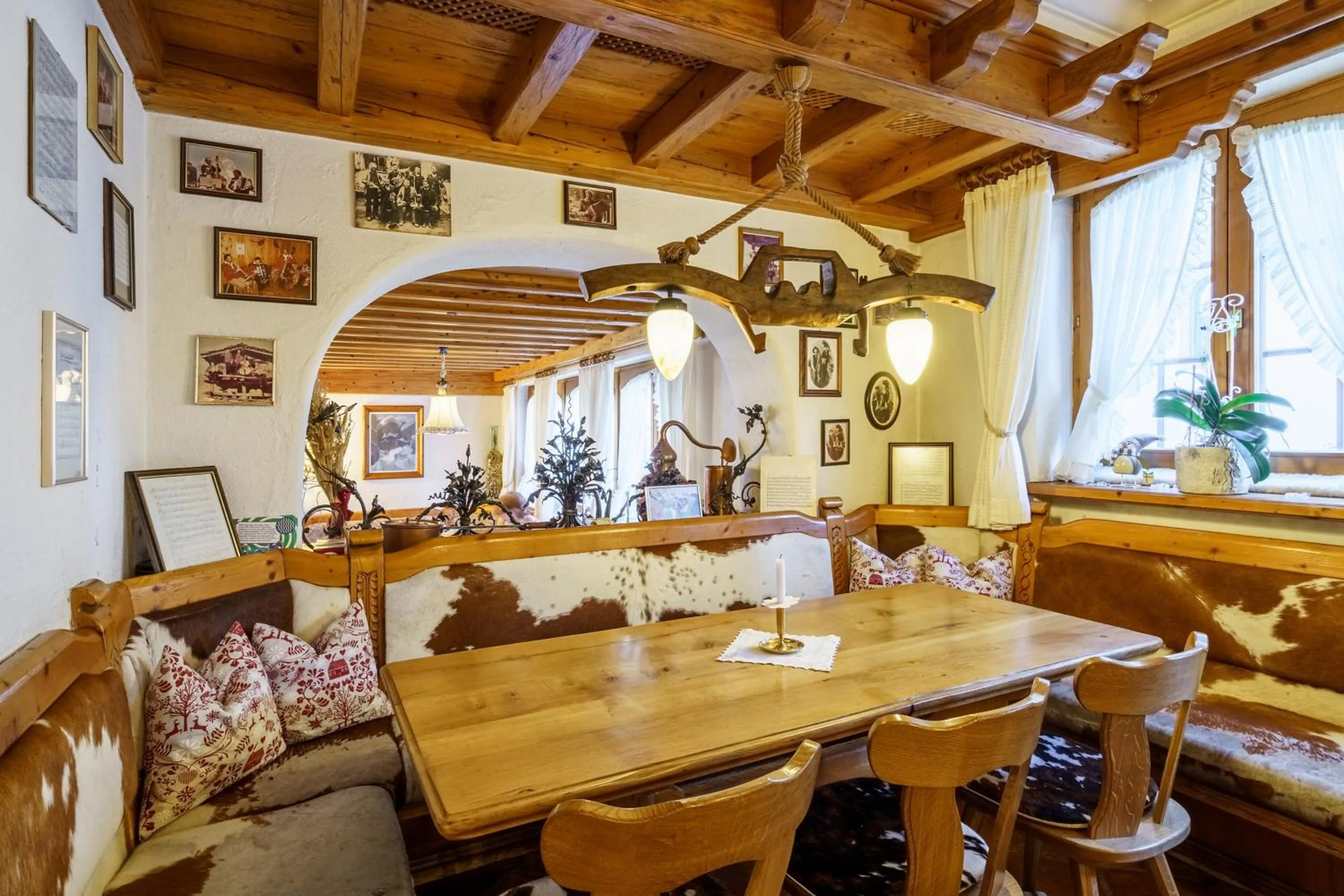 Decorative detail in Hotel Alpenroyal