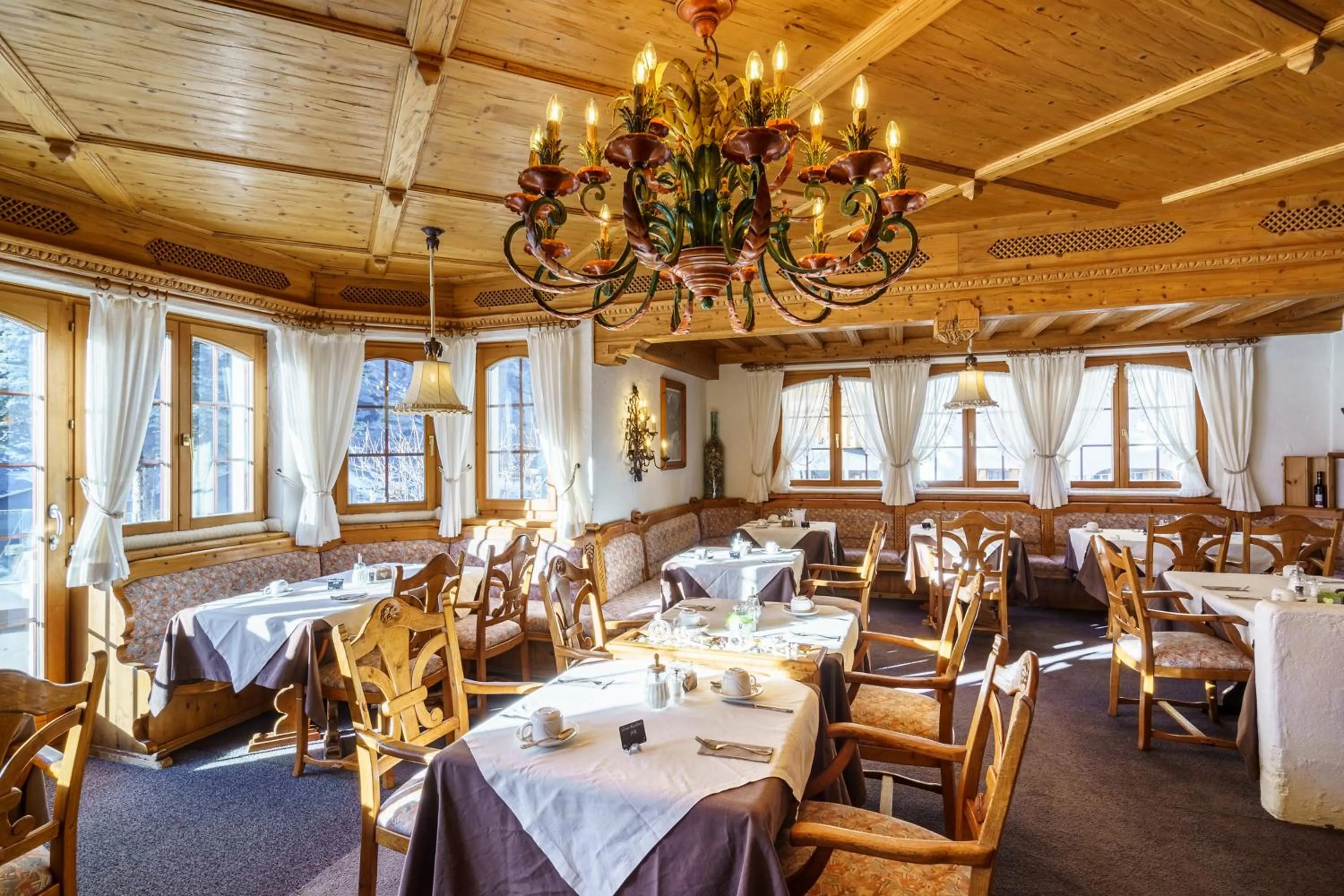 Restaurant/places to eat in Hotel Alpenroyal