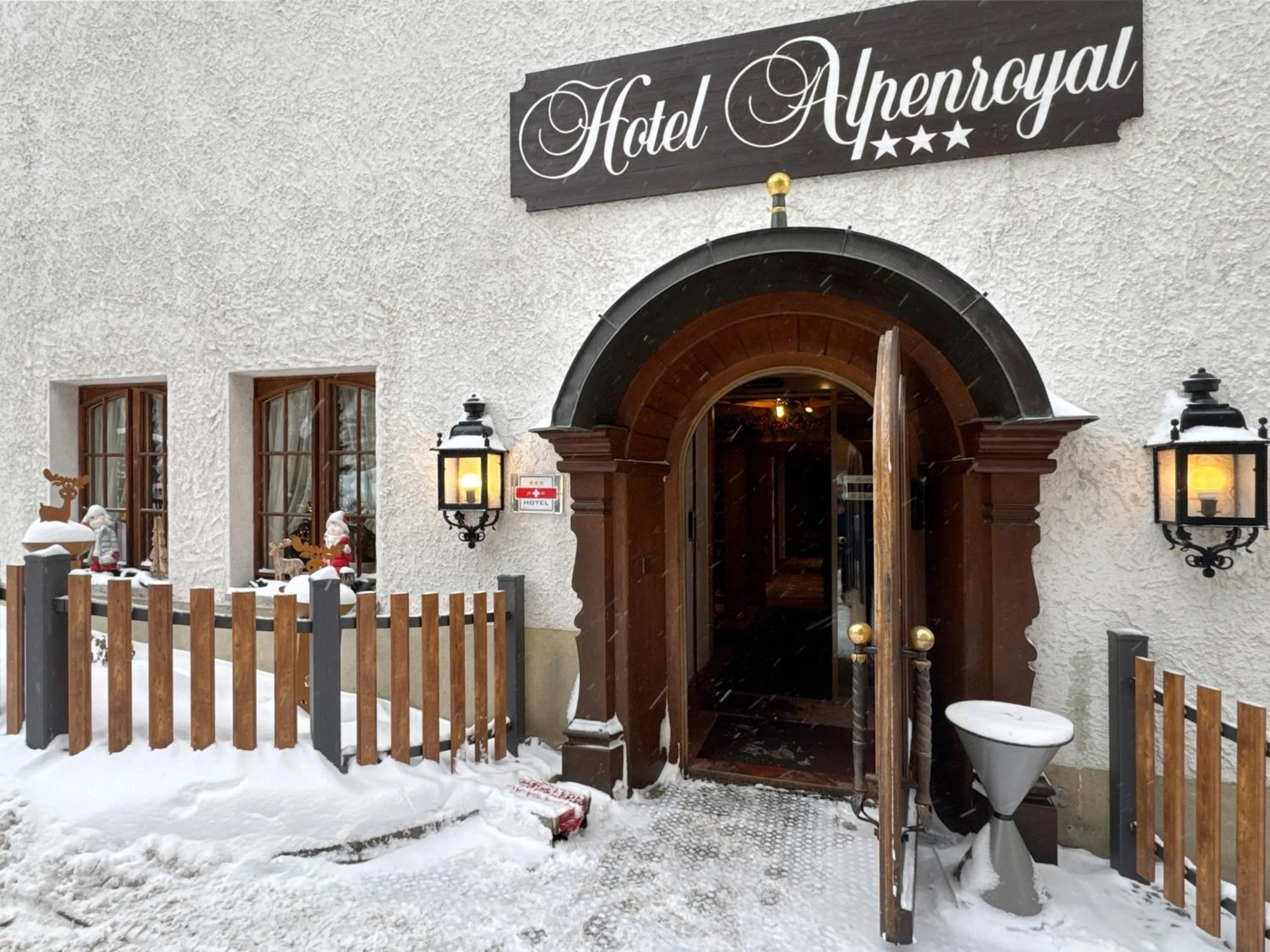 Property building in Hotel Alpenroyal