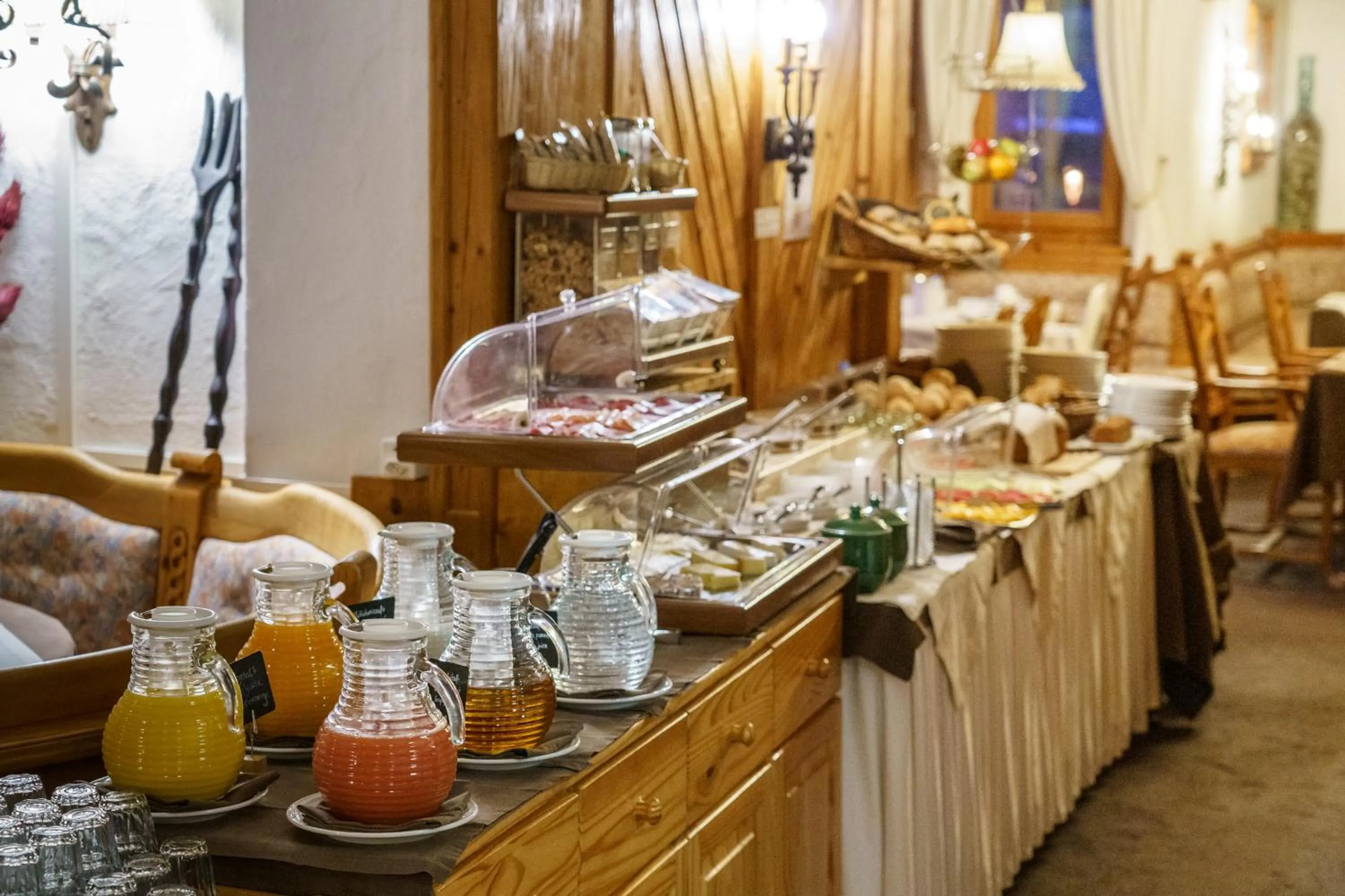 Restaurant/places to eat in Hotel Alpenroyal