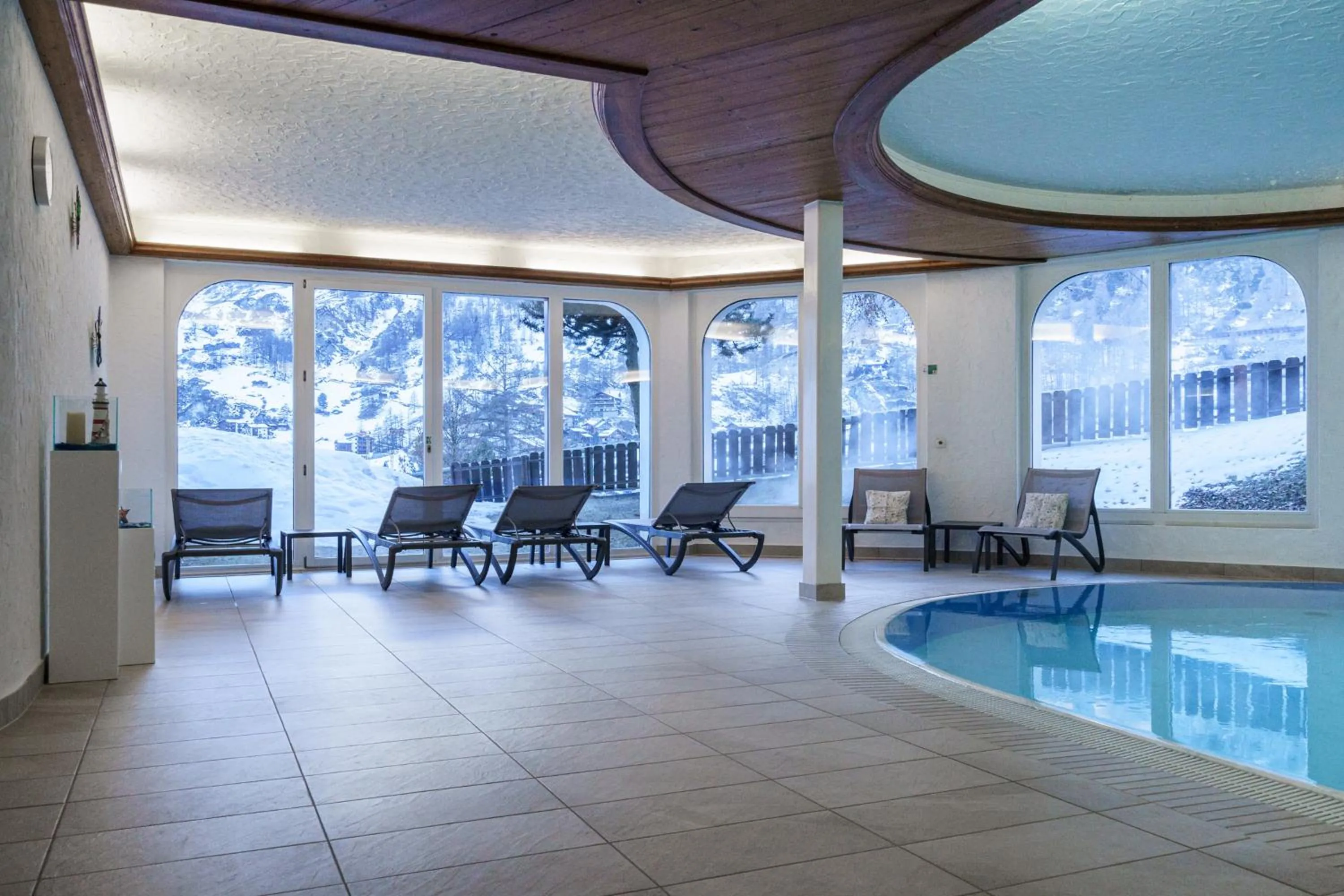 Swimming pool in Hotel Alpenroyal