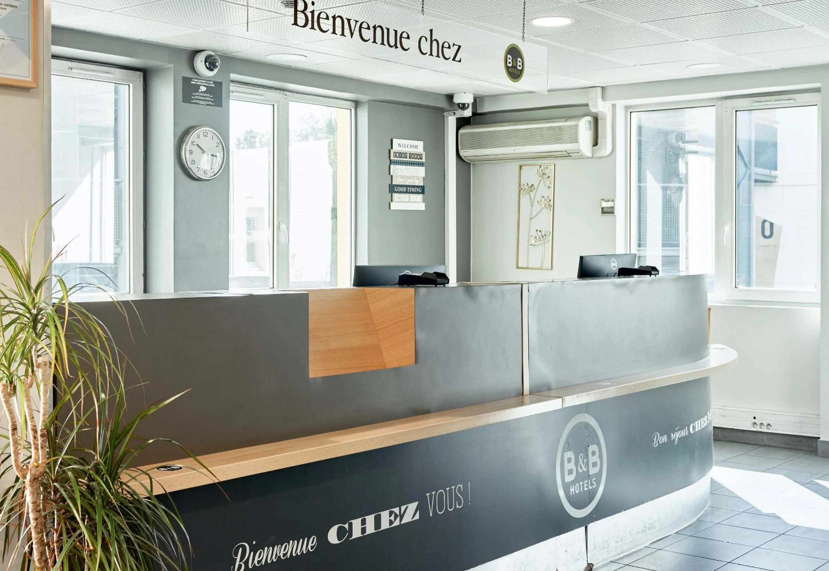 Lobby or reception in B&B HOTEL Paris Nord Aulnay-sous-Bois