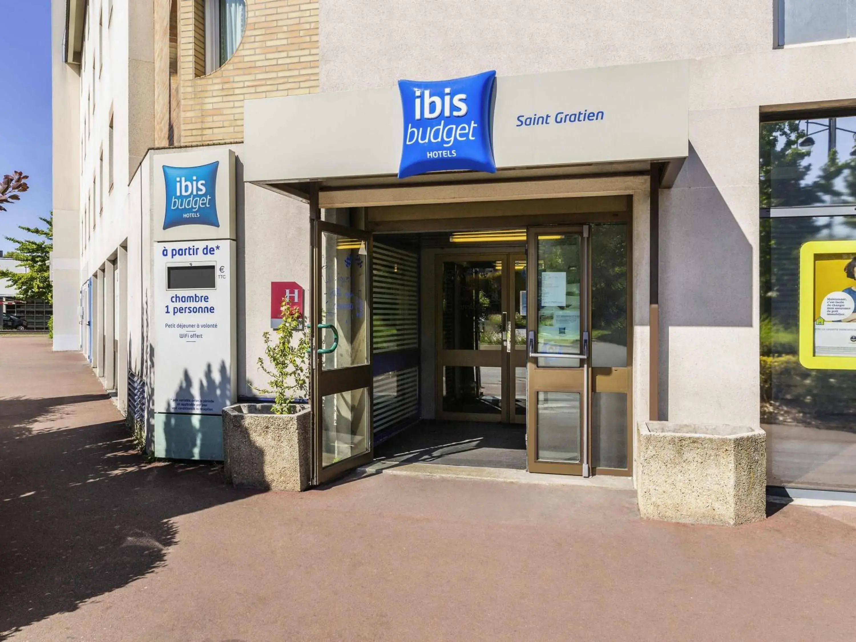 Property building in Ibis Budget St Gratien - Enghien-Les-Bains Property building in Ibis Budget St Gratien - Enghien-Les-Bains