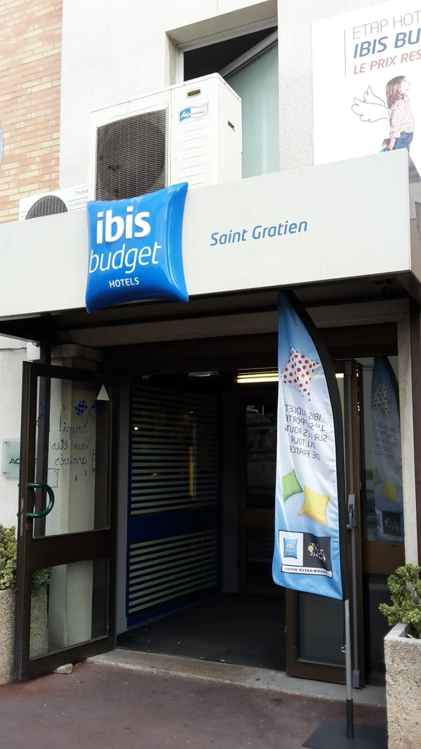 Facade/entrance in Ibis Budget St Gratien - Enghien-Les-Bains Facade/entrance in Ibis Budget St Gratien - Enghien-Les-Bains