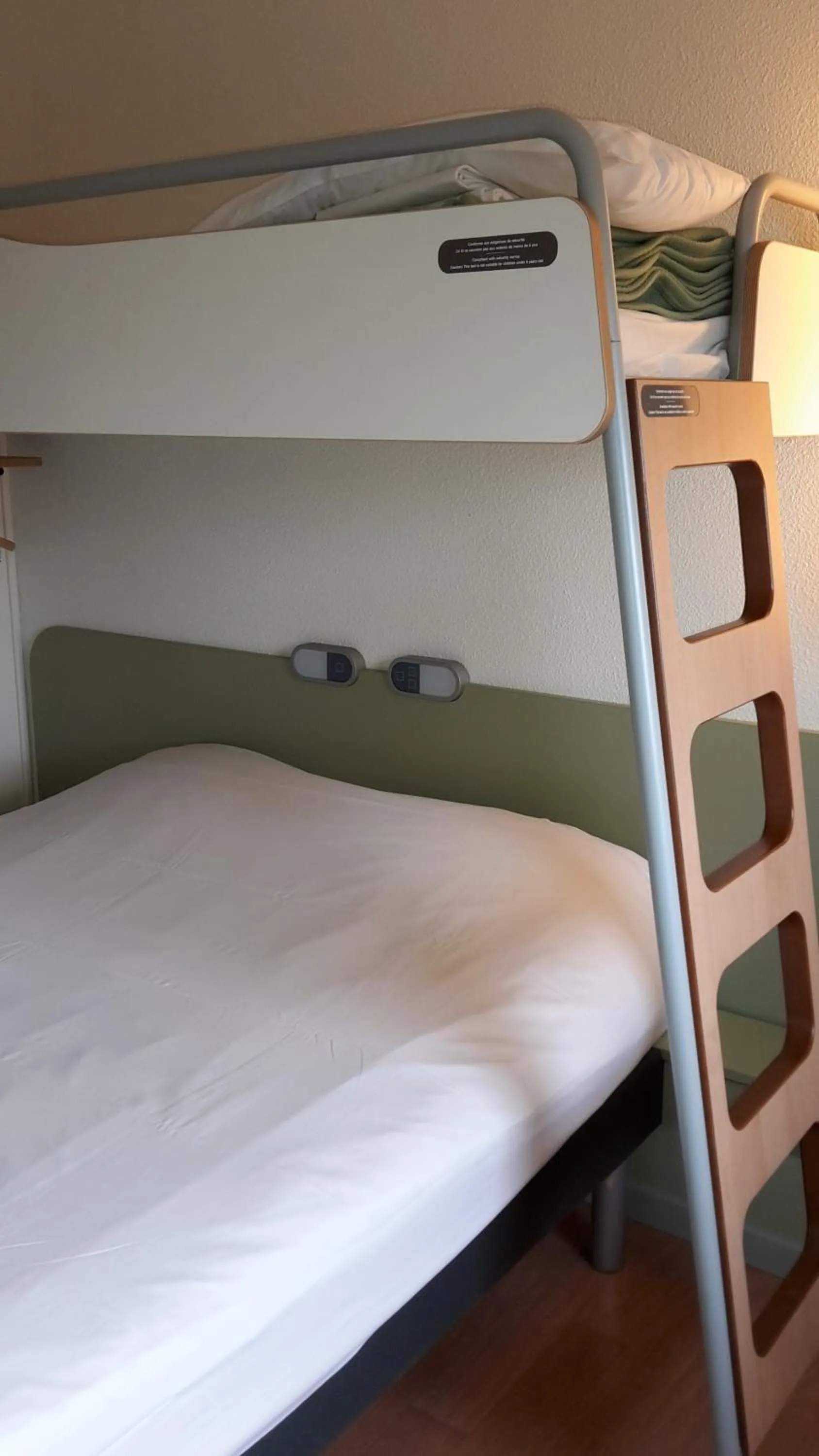 Bed in Ibis Budget St Gratien - Enghien-Les-Bains