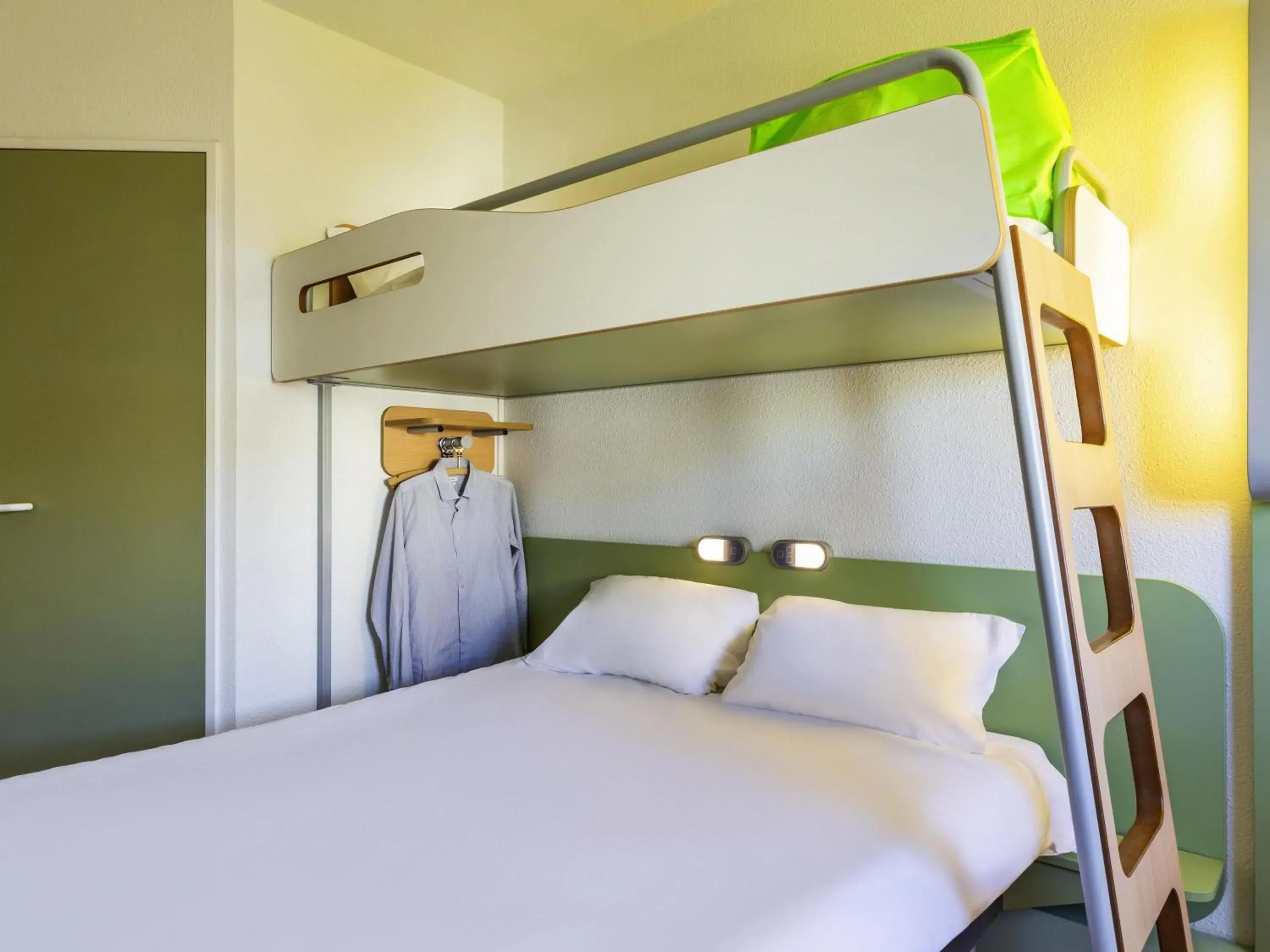 Bedroom, Bed in Ibis Budget St Gratien - Enghien-Les-Bains Bedroom, Bed in Ibis Budget St Gratien - Enghien-Les-Bains
