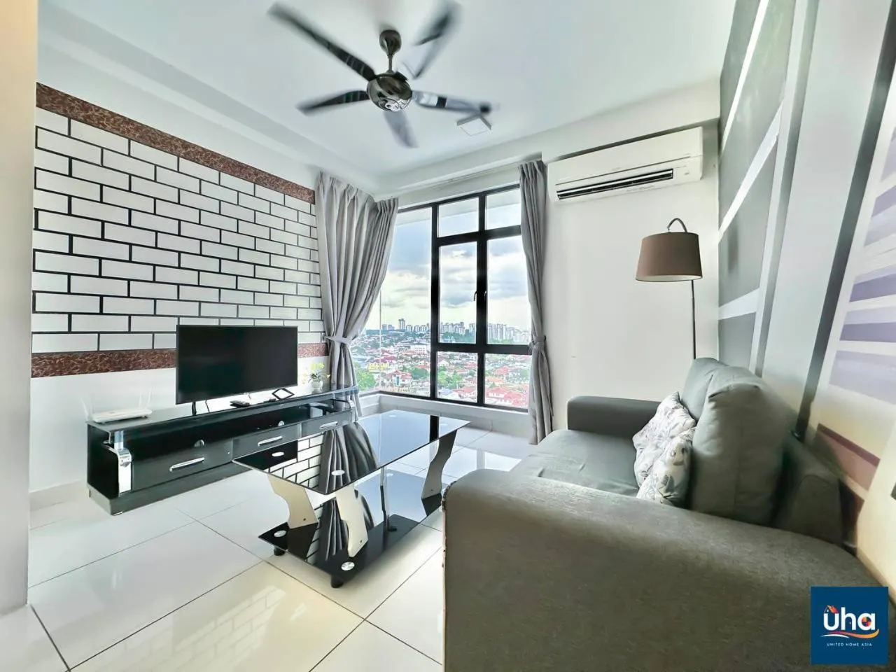 Communal lounge/ TV room in 1 Tebrau Residences By RR JBcity