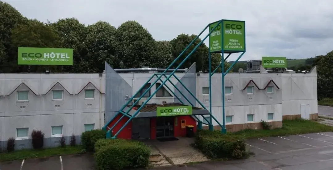 Property building in Eco hôtel Rouen Louviers Val de Reuil Property building in Eco hôtel Rouen Louviers Val de Reuil