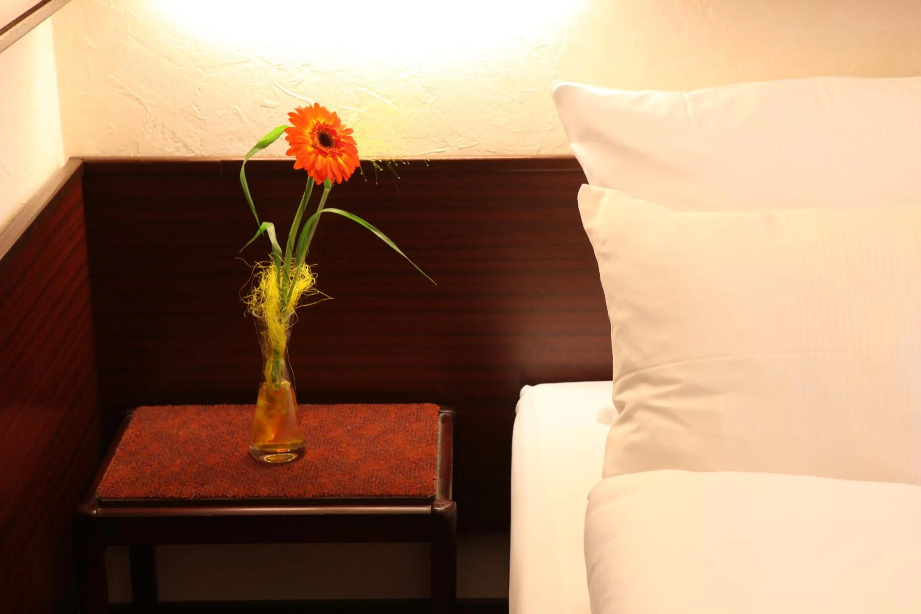 Photo of the whole room, Bed in Akzent Hotel Oberhausen