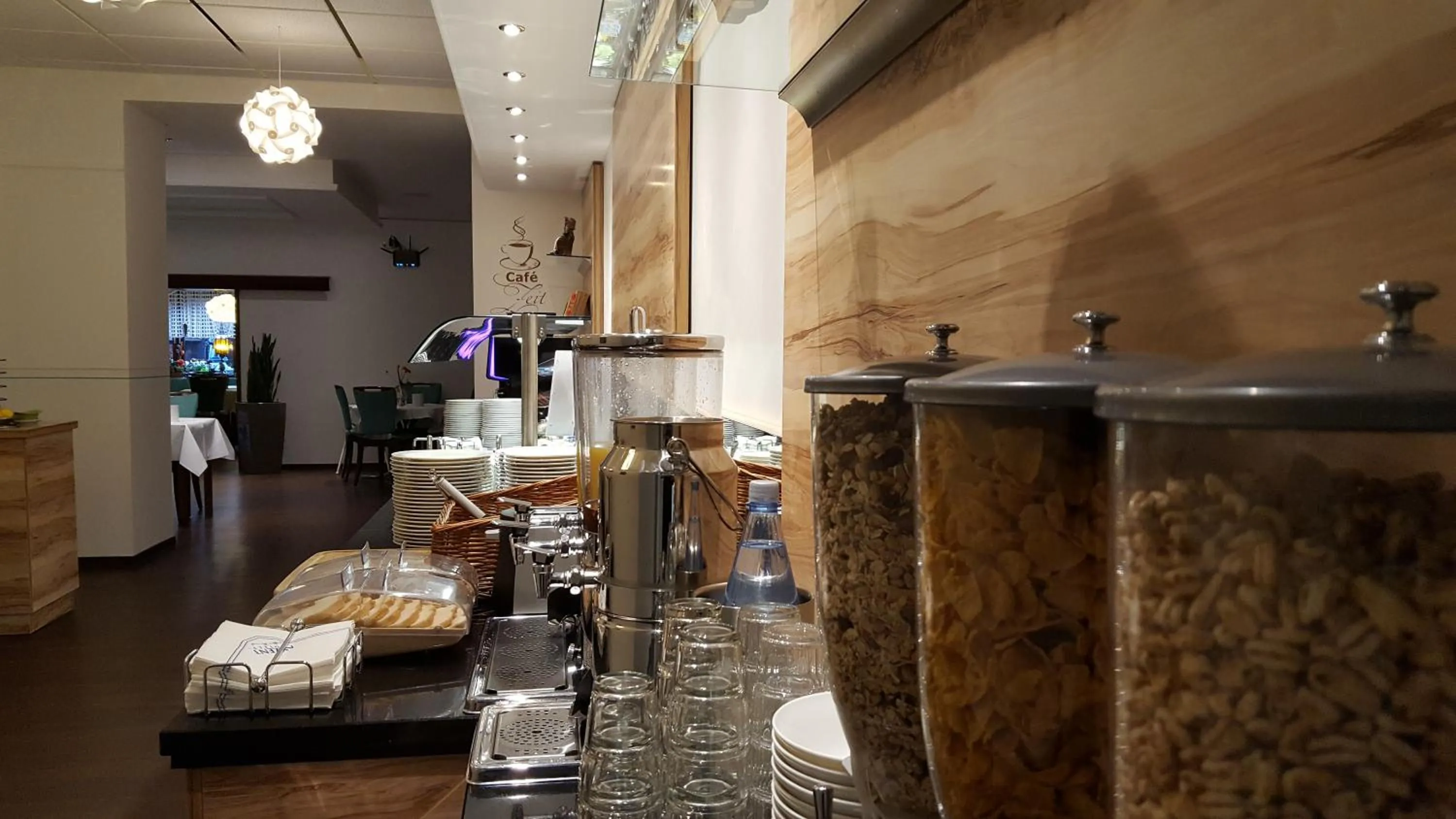 Restaurant/places to eat in Akzent Hotel Oberhausen