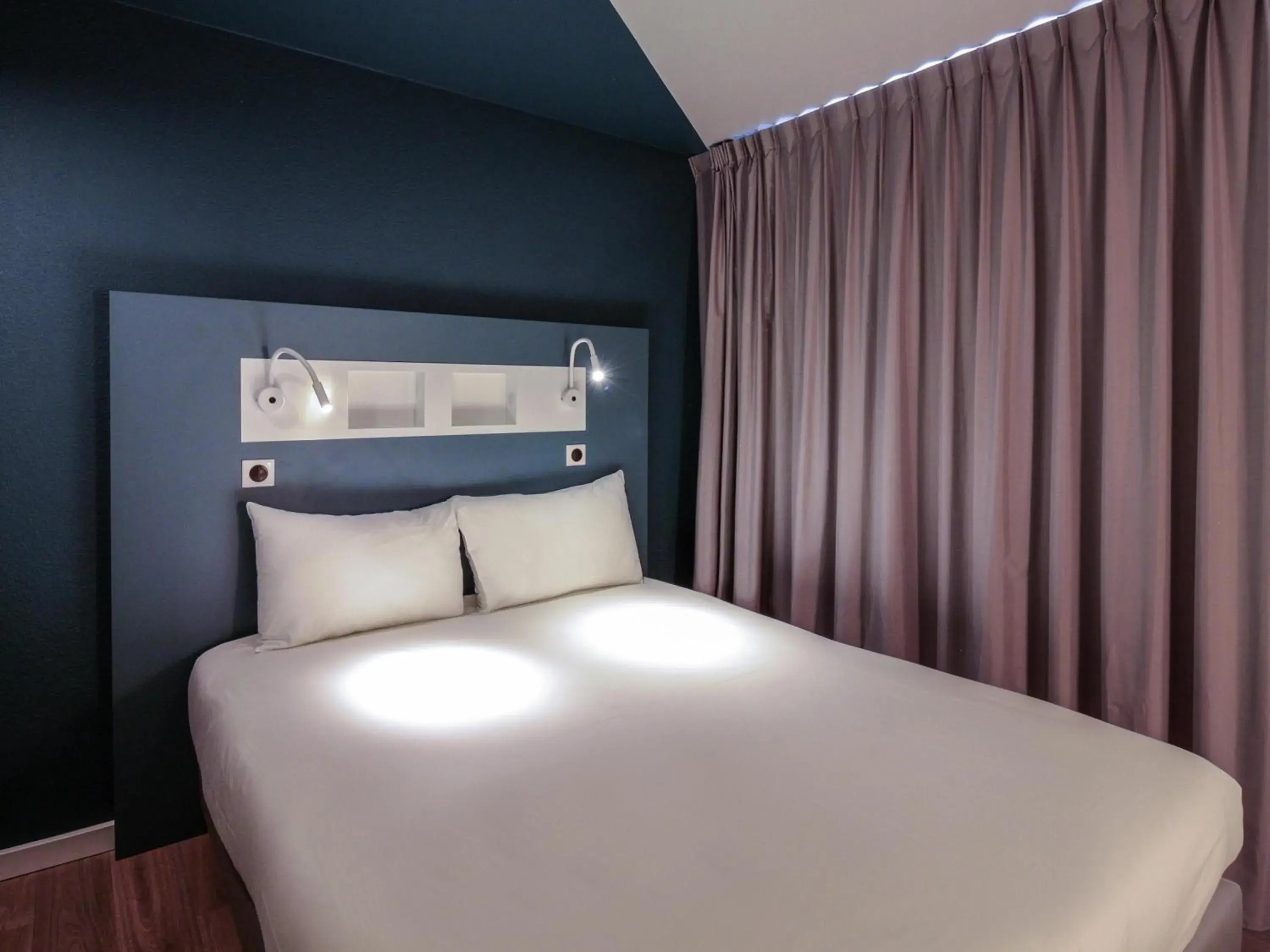 Bedroom, Bed in ibis budget Rouen Centre Rive Gauche Bedroom, Bed in ibis budget Rouen Centre Rive Gauche