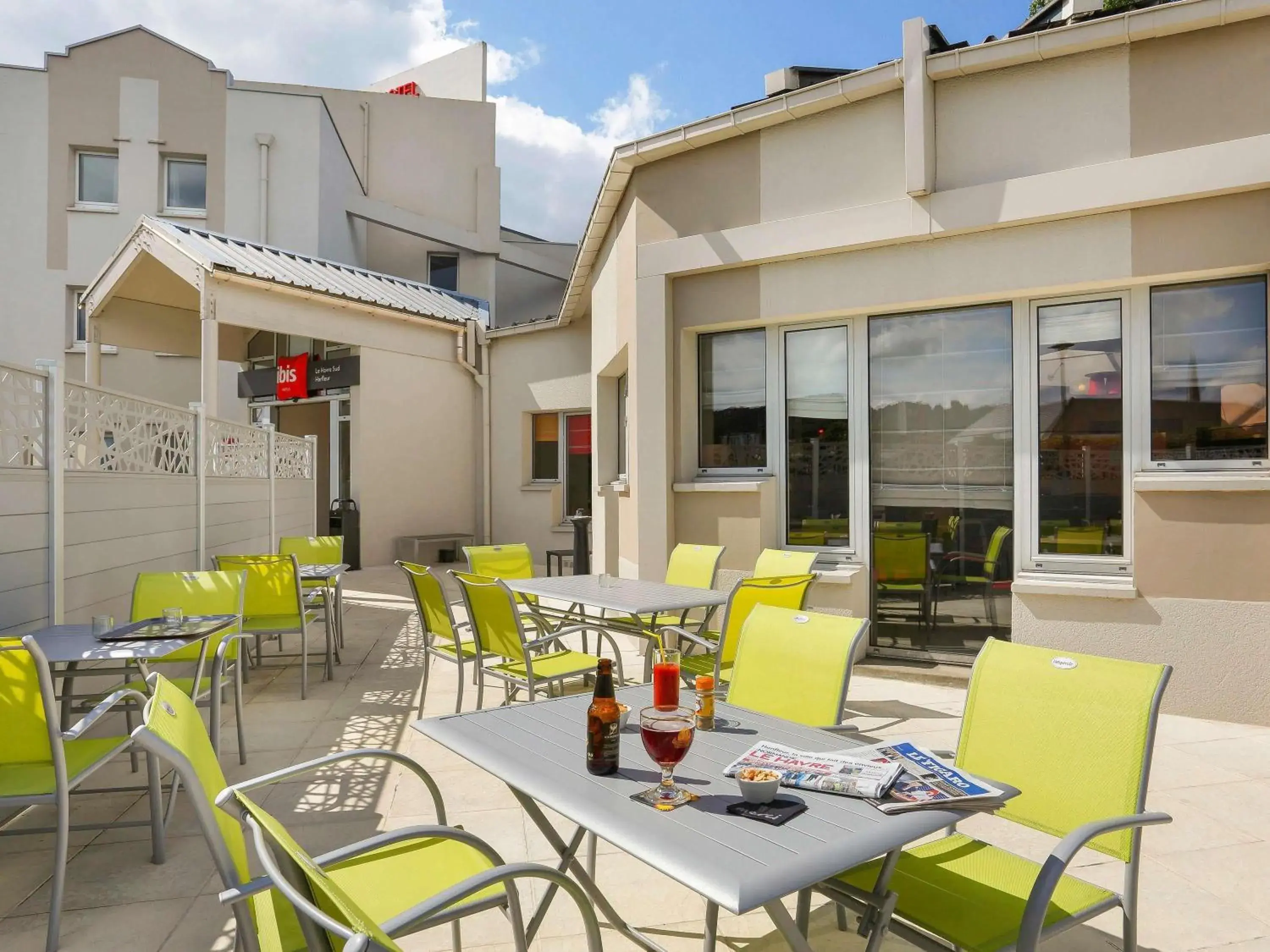 Property building in Ibis Le Havre Sud Harfleur Property building in Ibis Le Havre Sud Harfleur