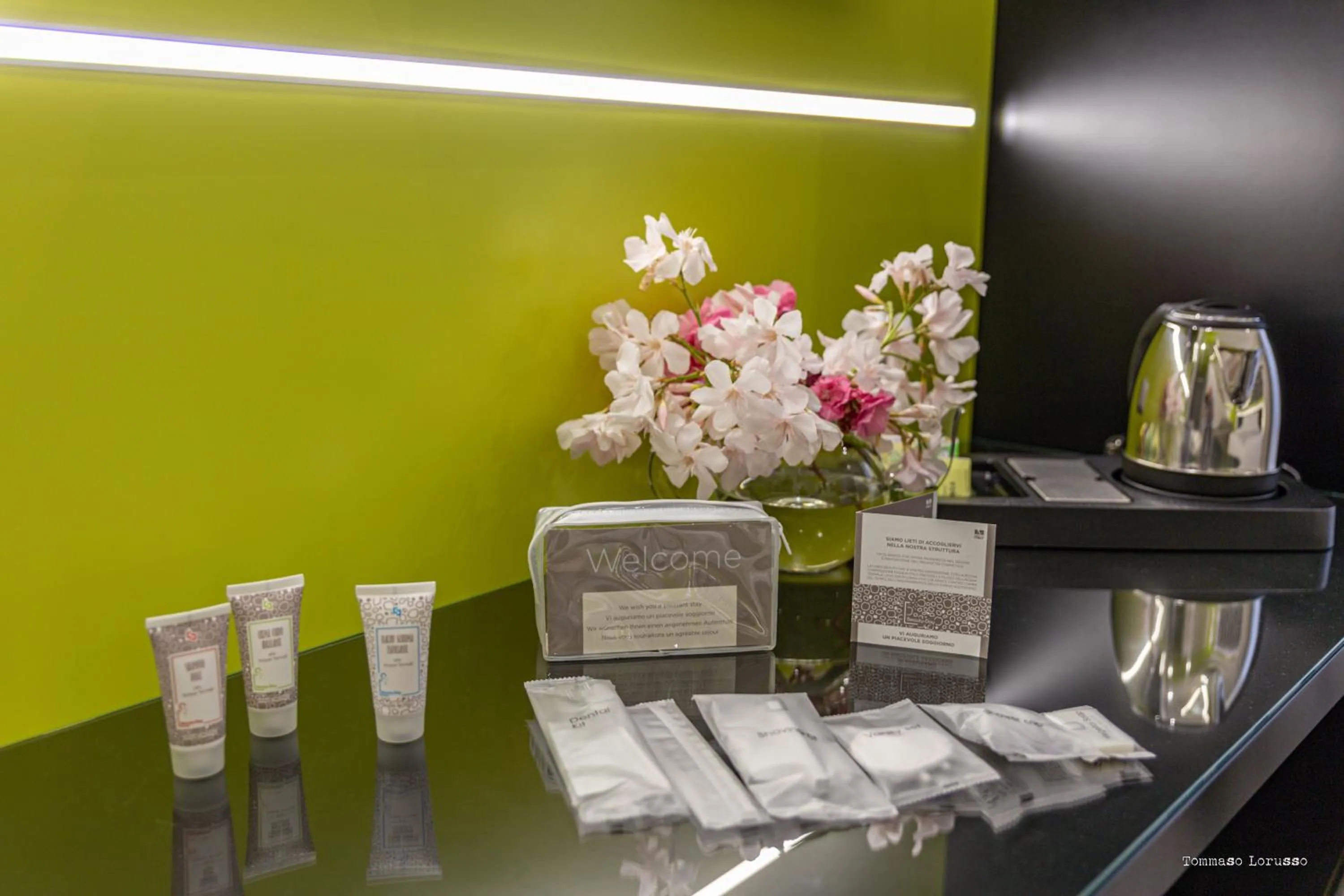 Guests in HOLYGOLD Suite ****