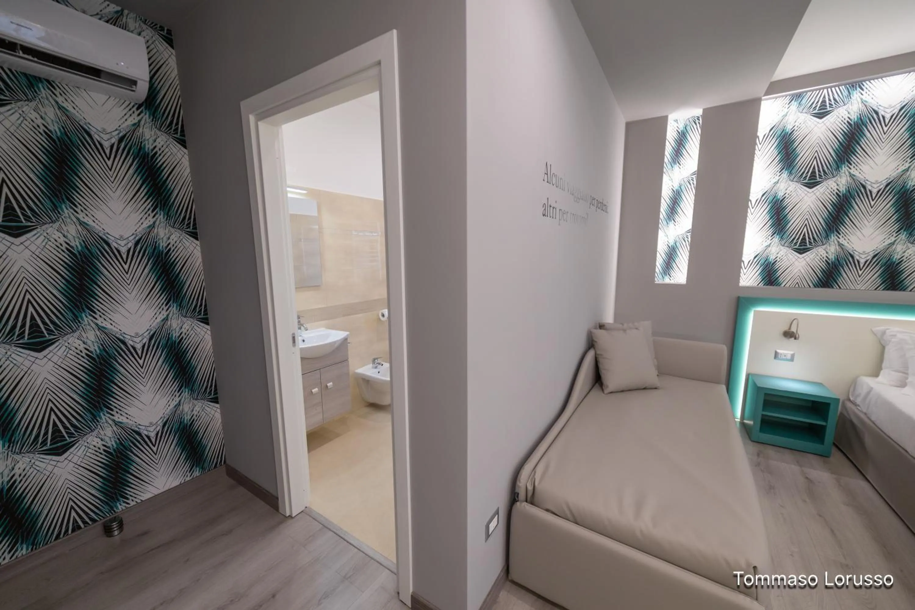 Photo of the whole room in HOLYGOLD Suite ****