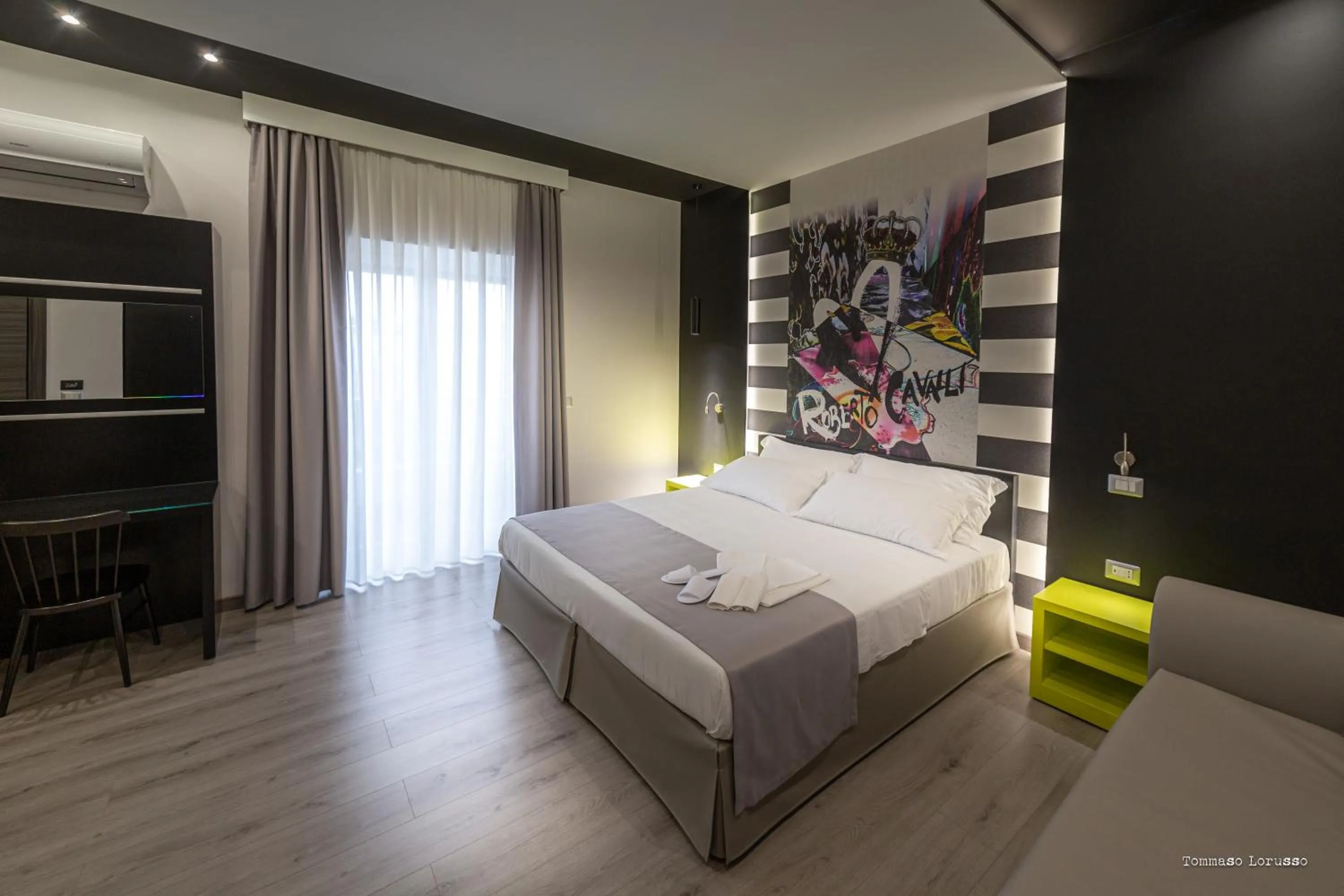 Bed in HOLYGOLD Suite ****