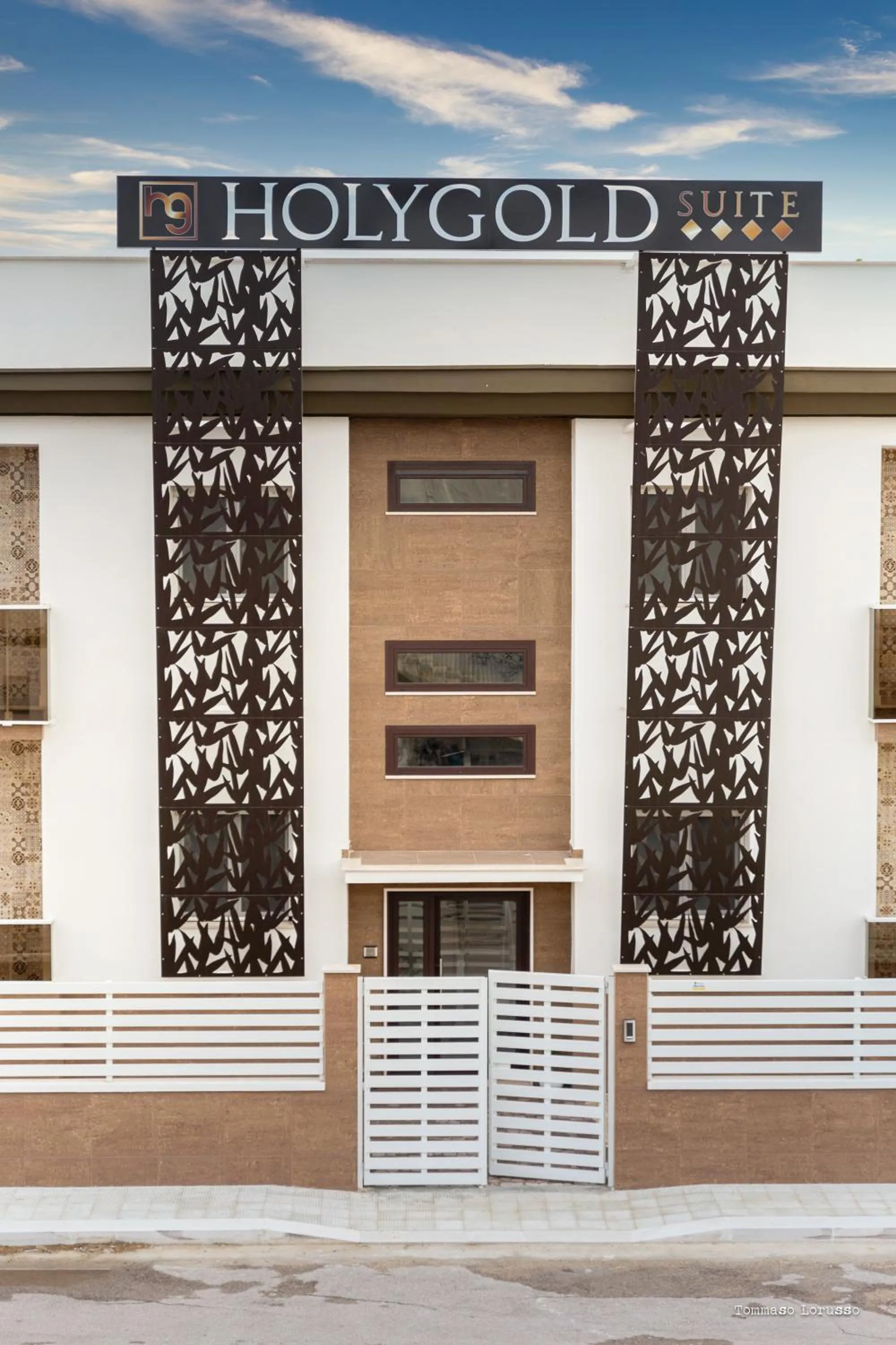 Property building in HOLYGOLD Suite ****