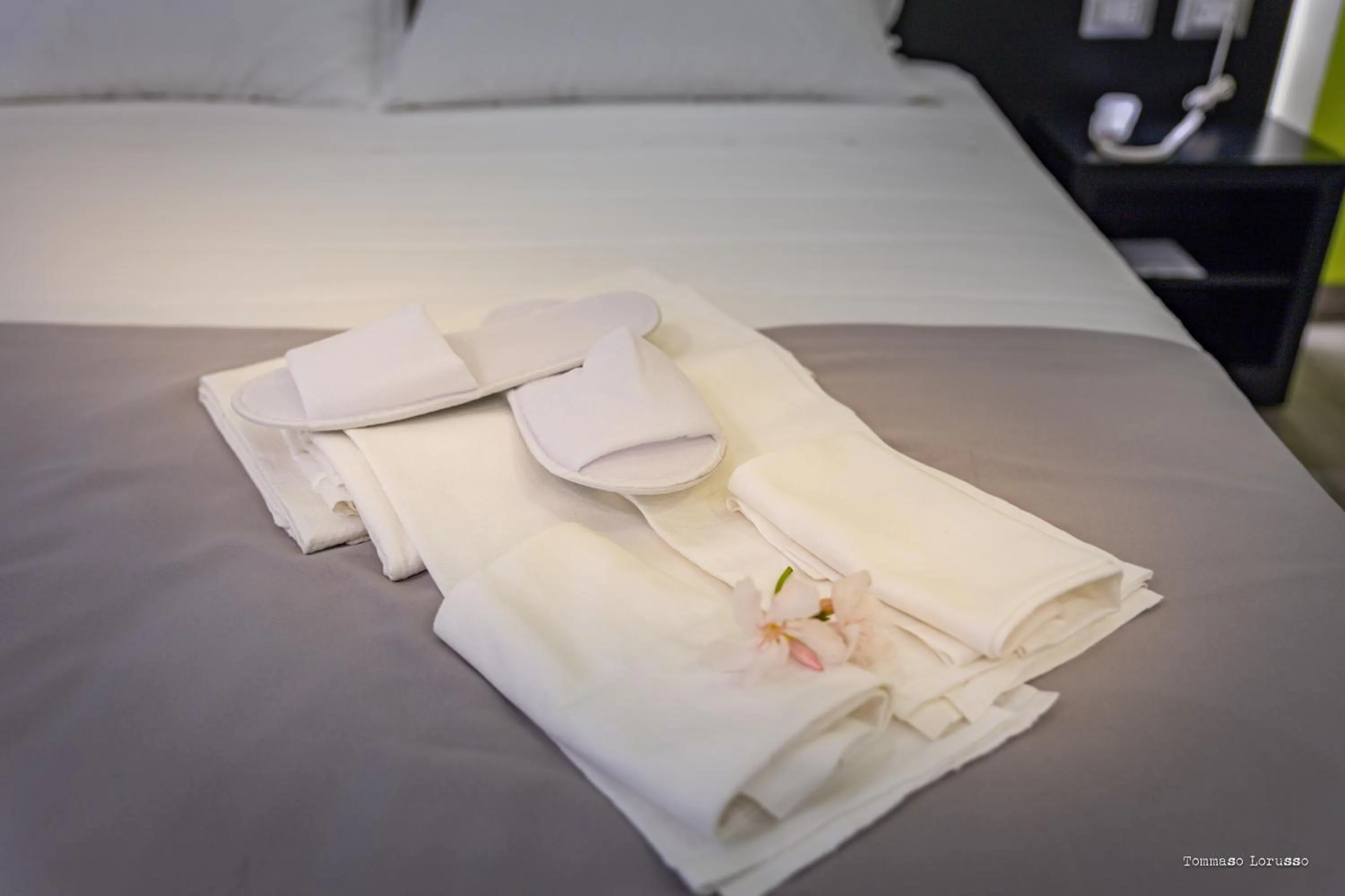 Bathroom, Bed in HOLYGOLD Suite ****